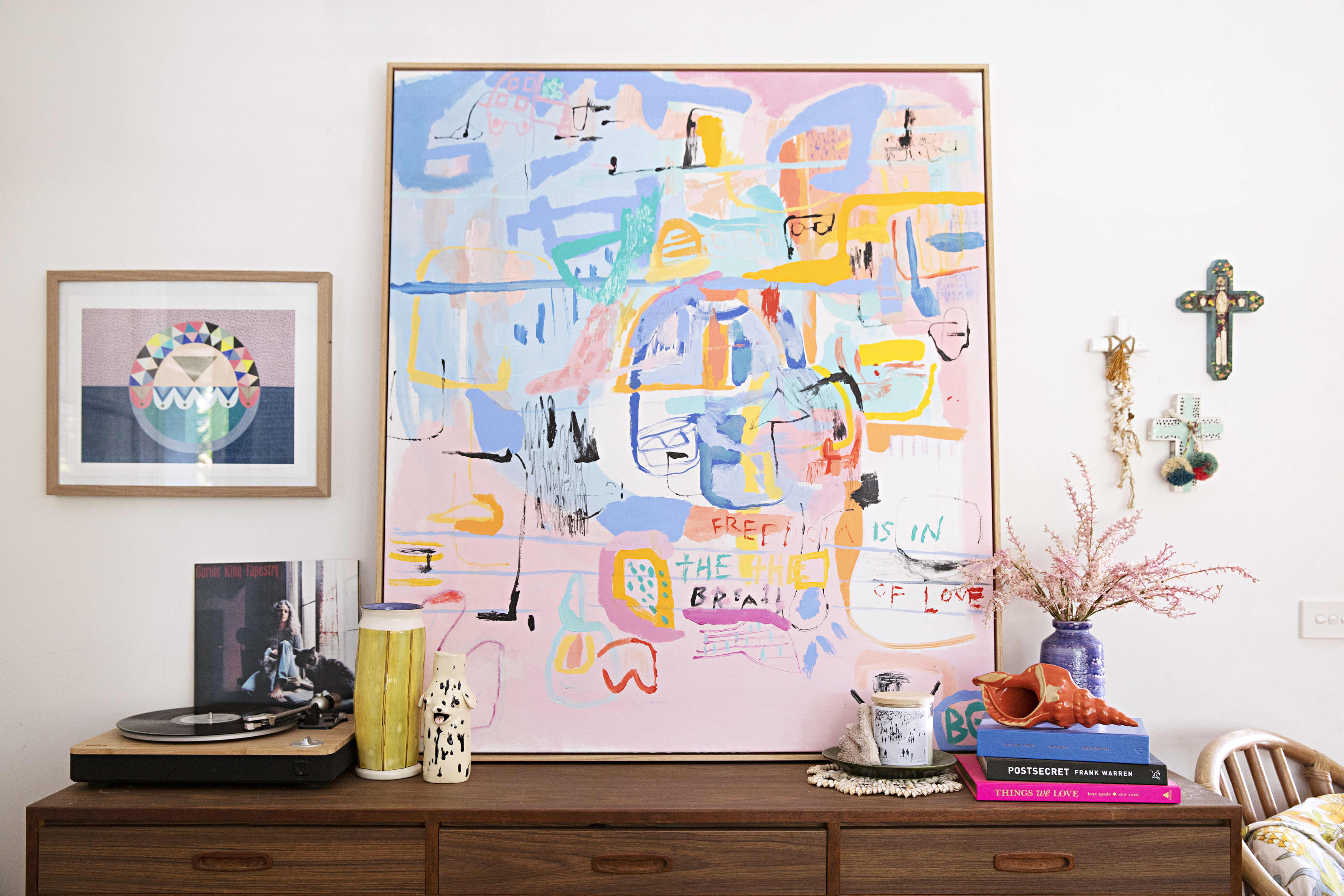 Vibrant Art and Rugs Add Color to This Rental House | Apartment Therapy
