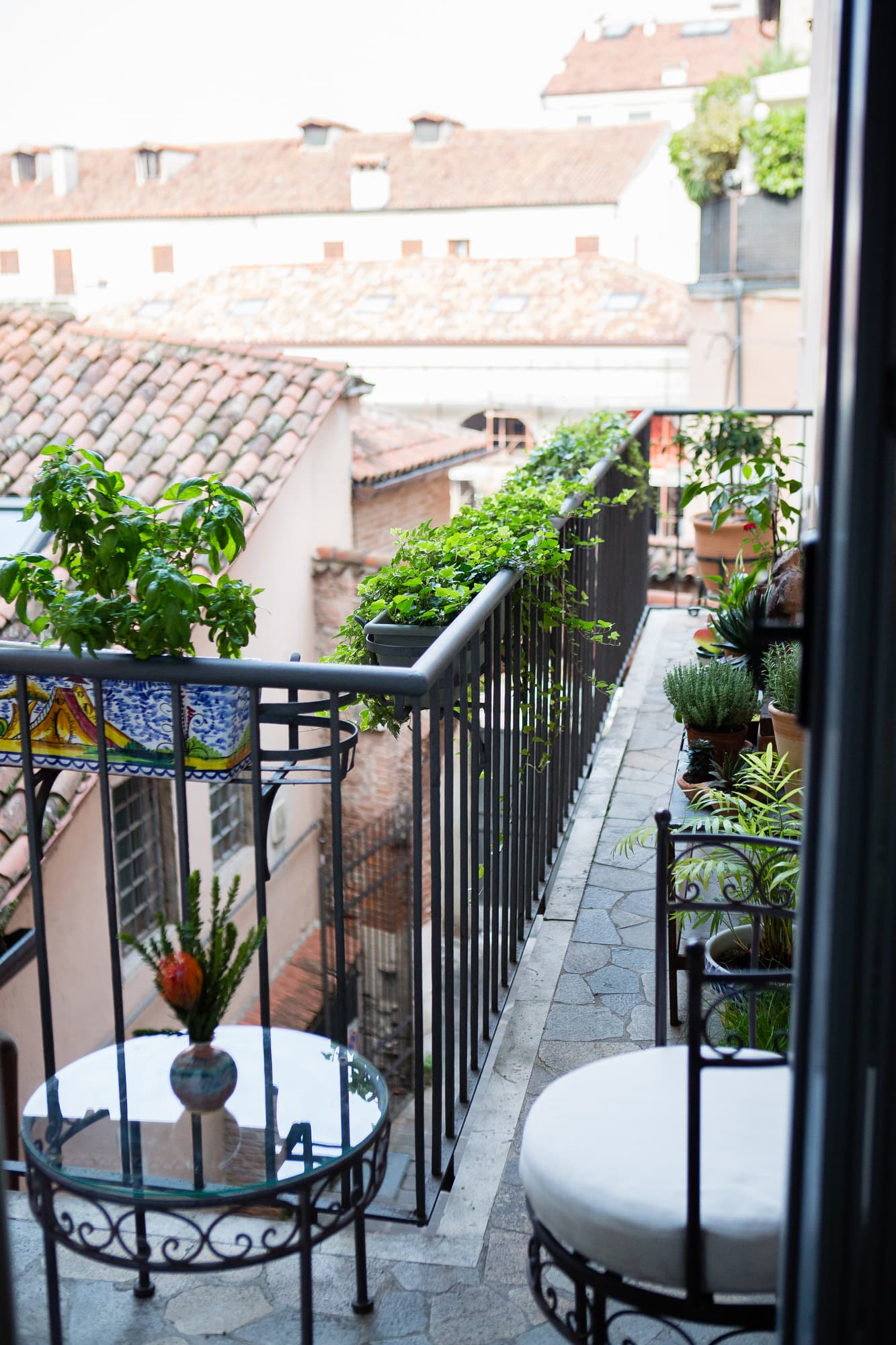 House Tour A Global & Italian Apartment Apartment Therapy