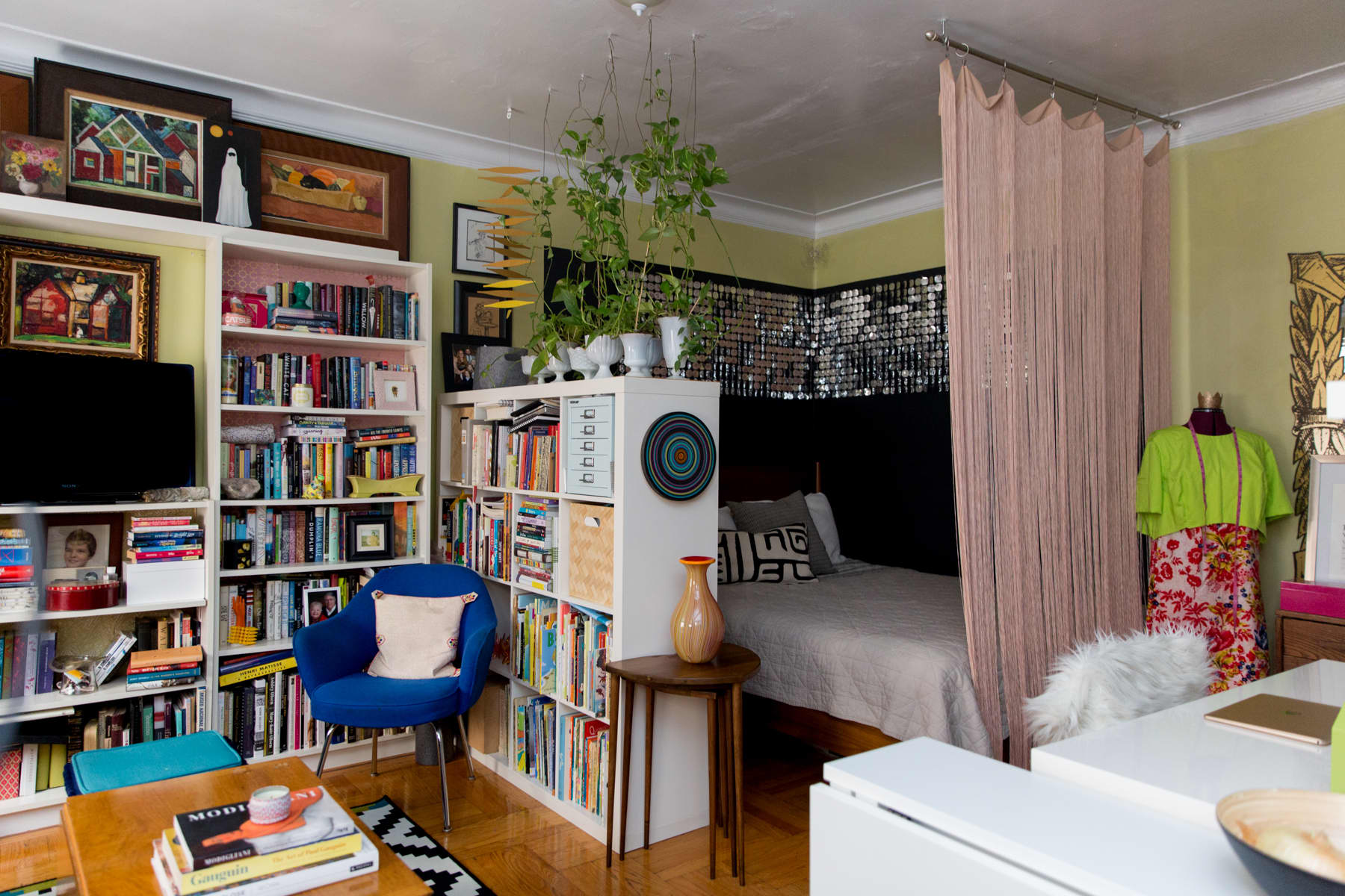 New York Studio Apartment Tour A Small, Colorful Home Apartment Therapy