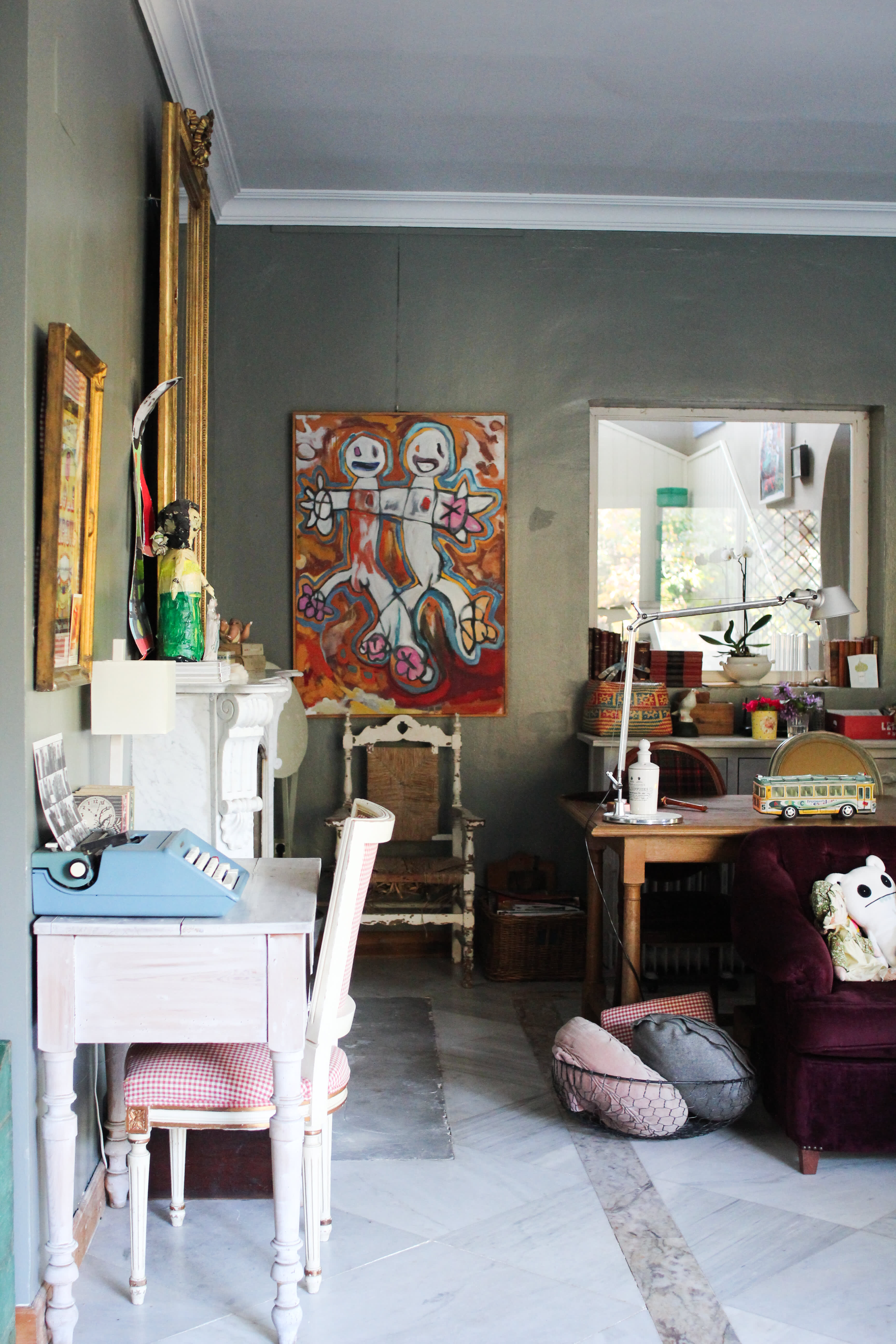 House Tour A Spanish Shopkeeper s Vintage Valencia Home Apartment 