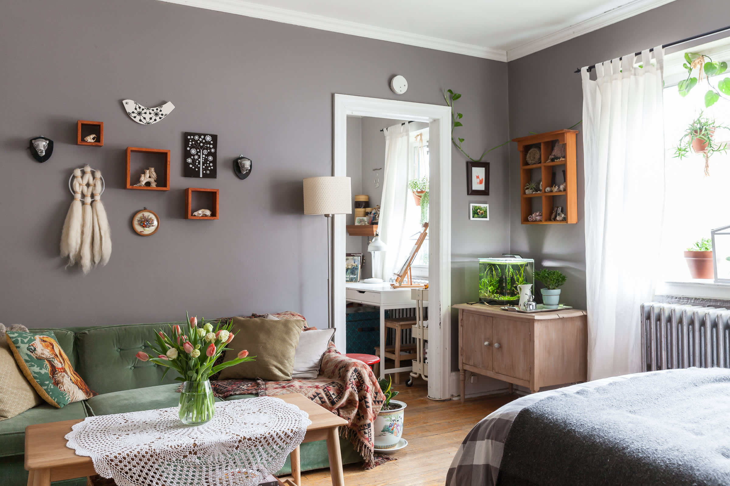 Small Studio Apartment: Lisa Vanin's Toronto Home | Apartment Therapy