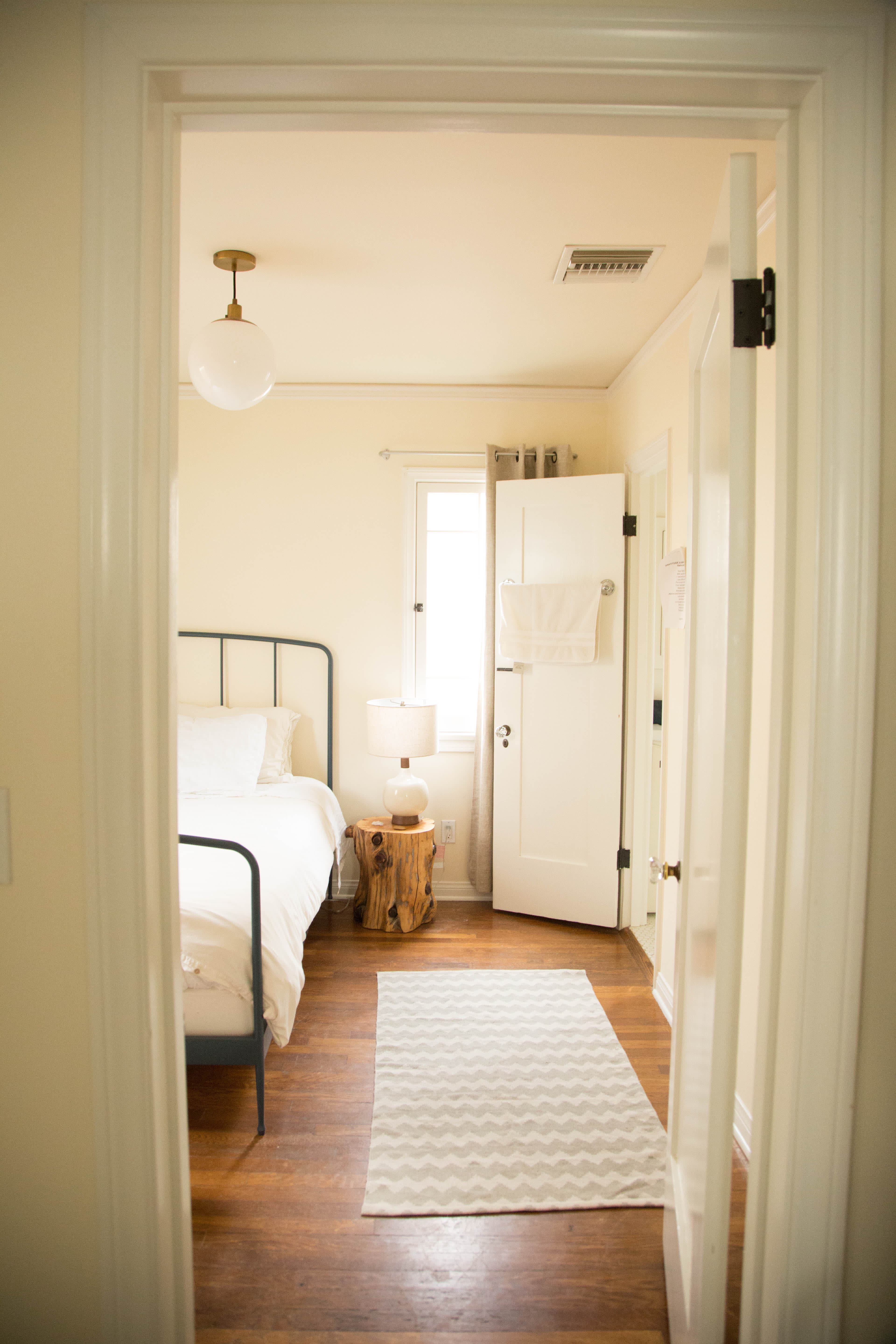 House Tour: A Healer's Bright, Calming L.A. Home | Apartment Therapy