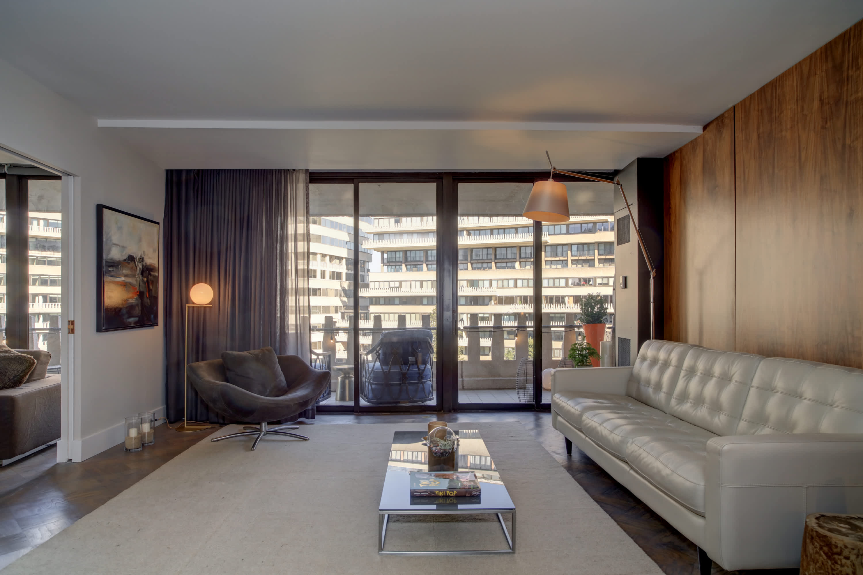 A Sleek Renovation in the Watergate Complex Apartment Therapy