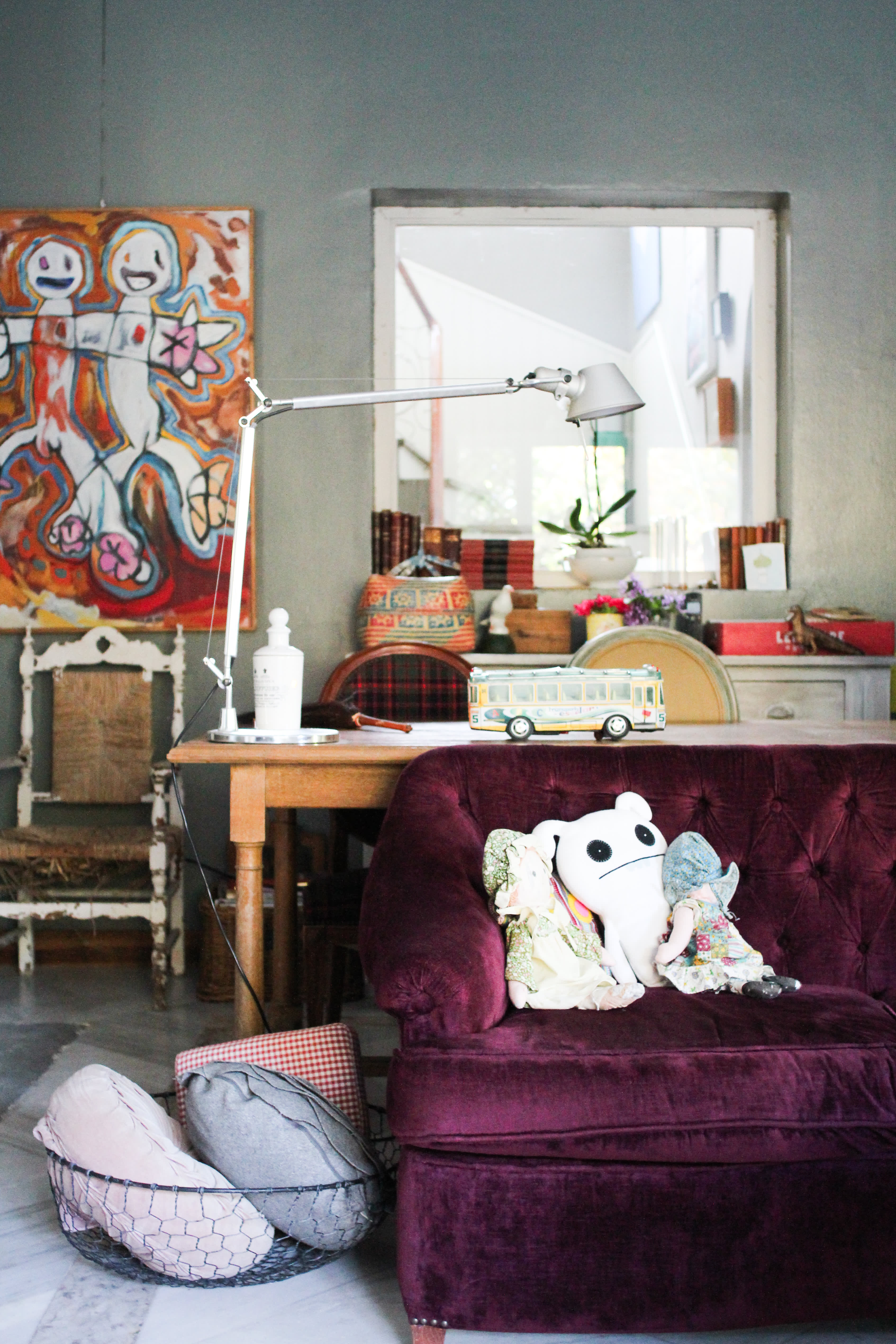 House Tour A Spanish Shopkeeper s Vintage Valencia Home Apartment 