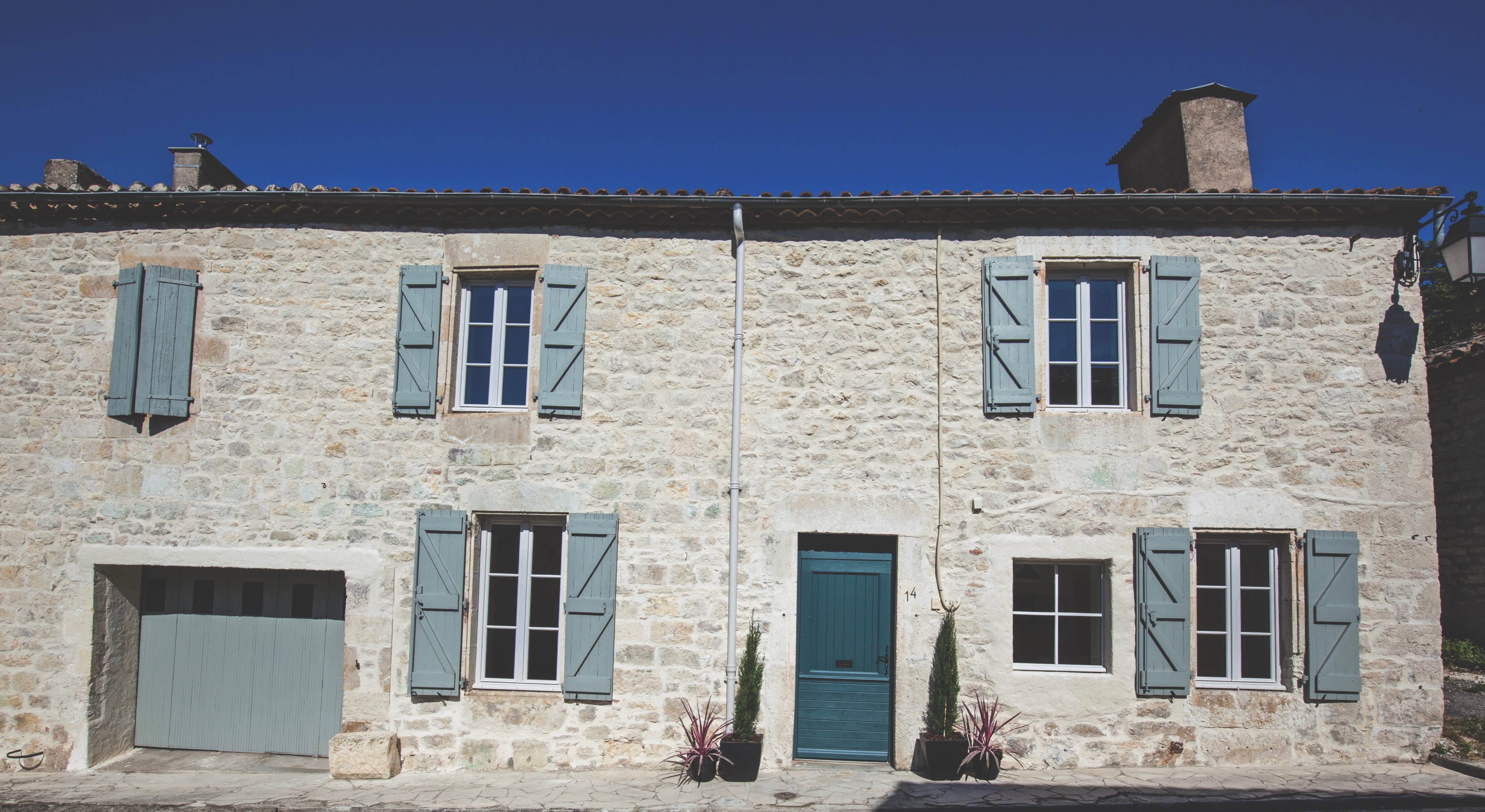 46800, Montcuq En Quercy Blanc, Lot, Occitanie | Apartment Therapy