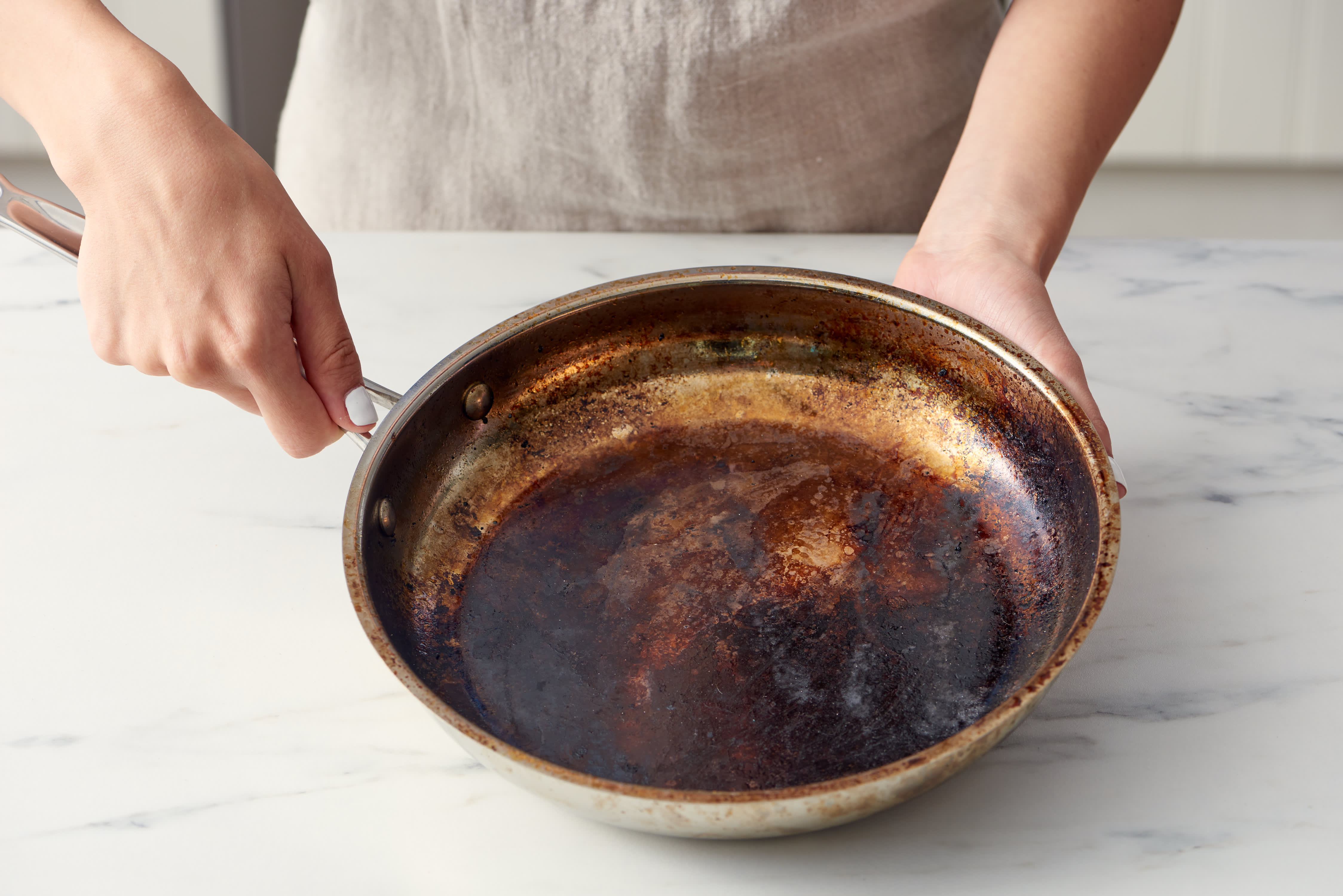how to clean a burnt stainless steel skillet
