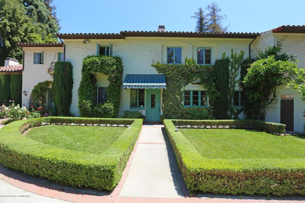 The Holiday House For Sale Photos Los Angeles Apartment Therapy