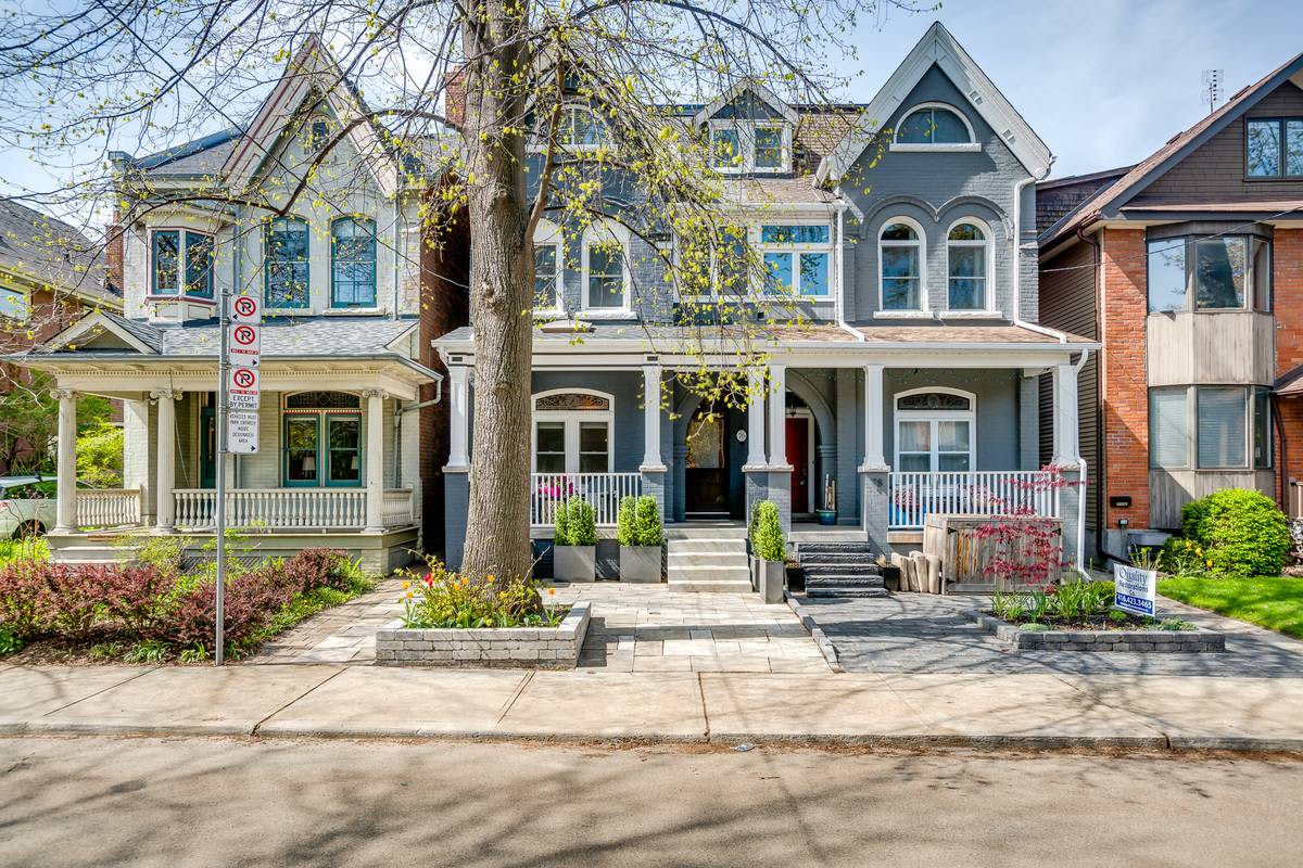 Check Out Victorian Homes for Sale on Victoria Day Apartment