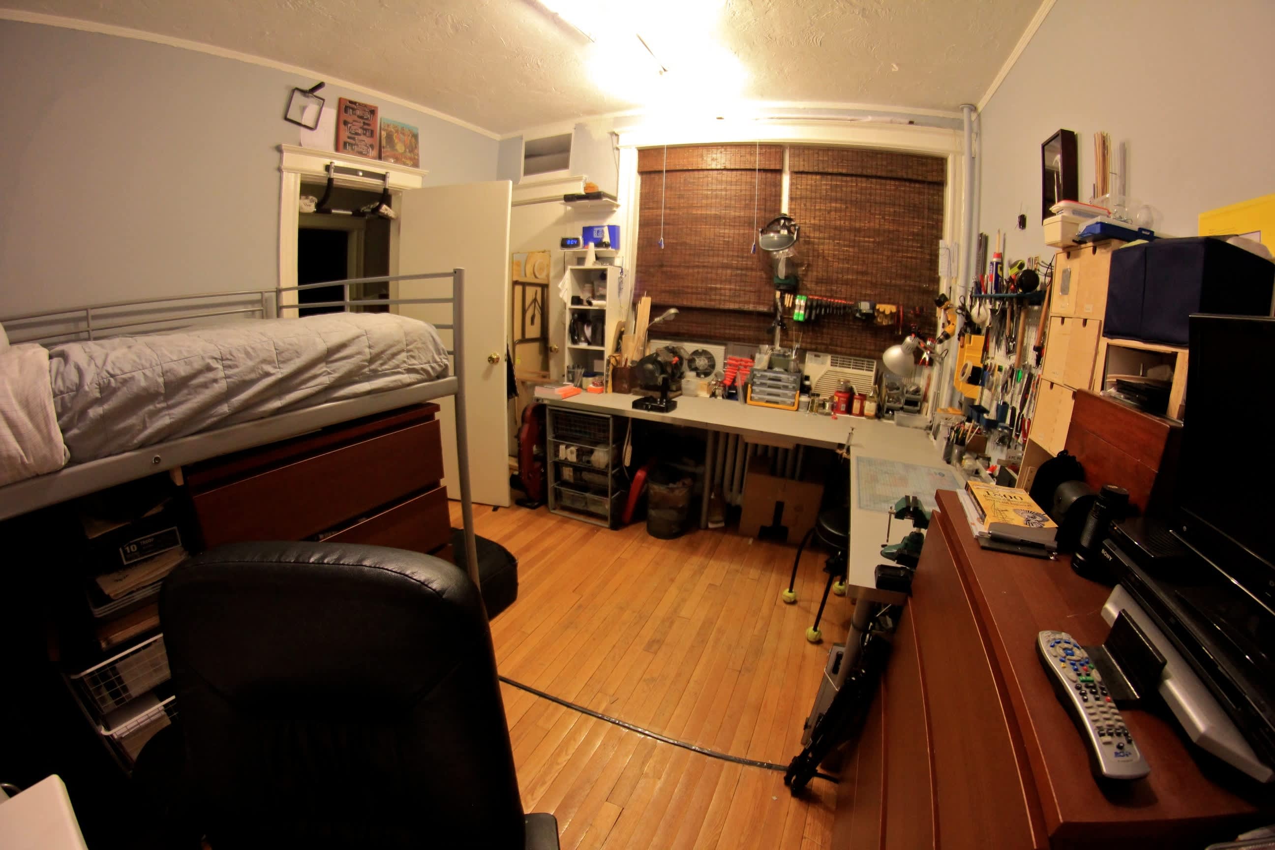 A Builder’s One Bedroom Apartment Therapy