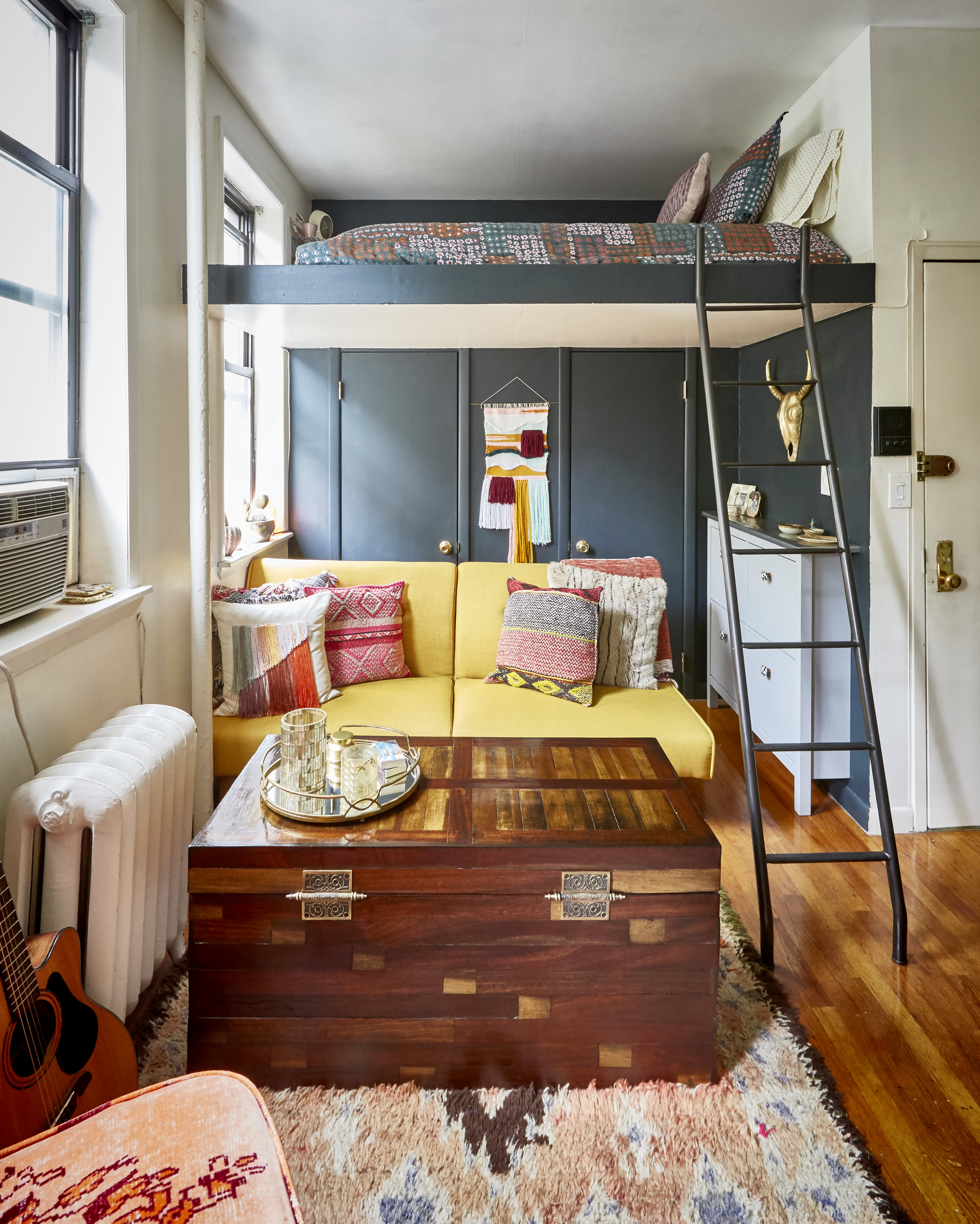 248-Square-Foot Studio Apartment Small/Cool Winner | Apartment Therapy