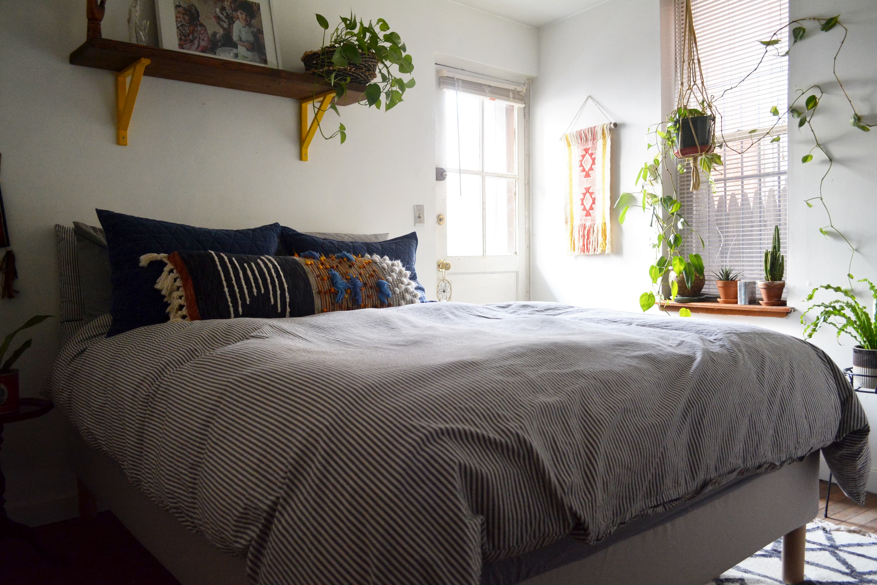 House Tour: A 550 Square Foot Philadelphia Rental | Apartment Therapy