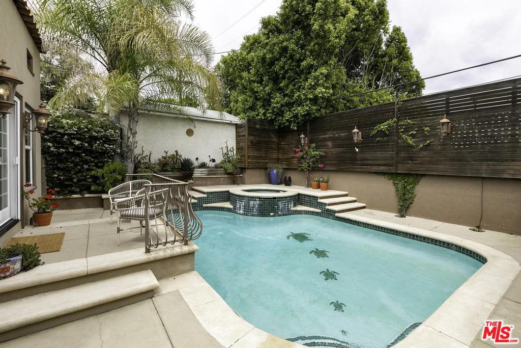 Anna Camp Skylar Astin Los Angeles Home Photos | Apartment Therapy