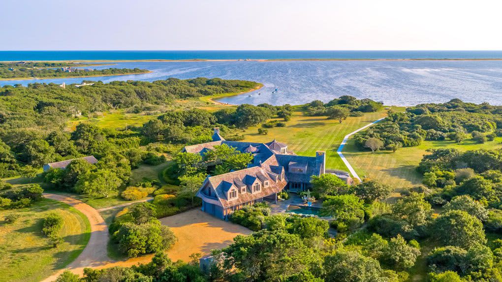Barack Michelle Obama Martha's Vineyard House Photos Apartment Therapy