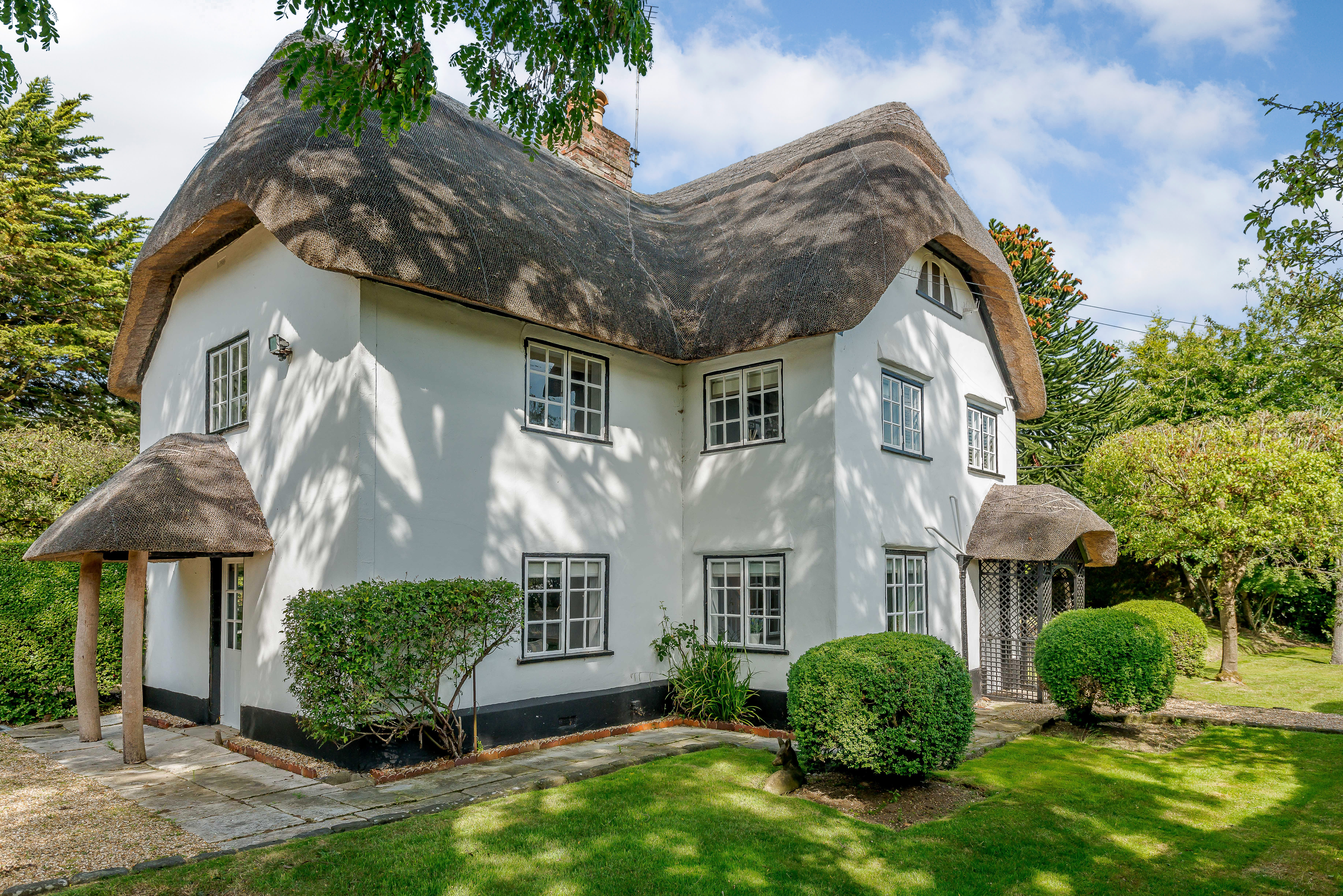 Goldilocks Cottage for Sale England Photos | Apartment Therapy