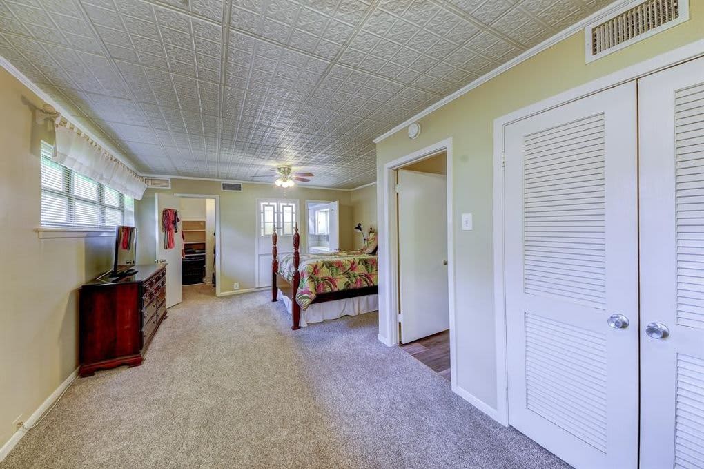 Neil Armstrong’s Former Home in Texas Is Full of MidCentury Charm