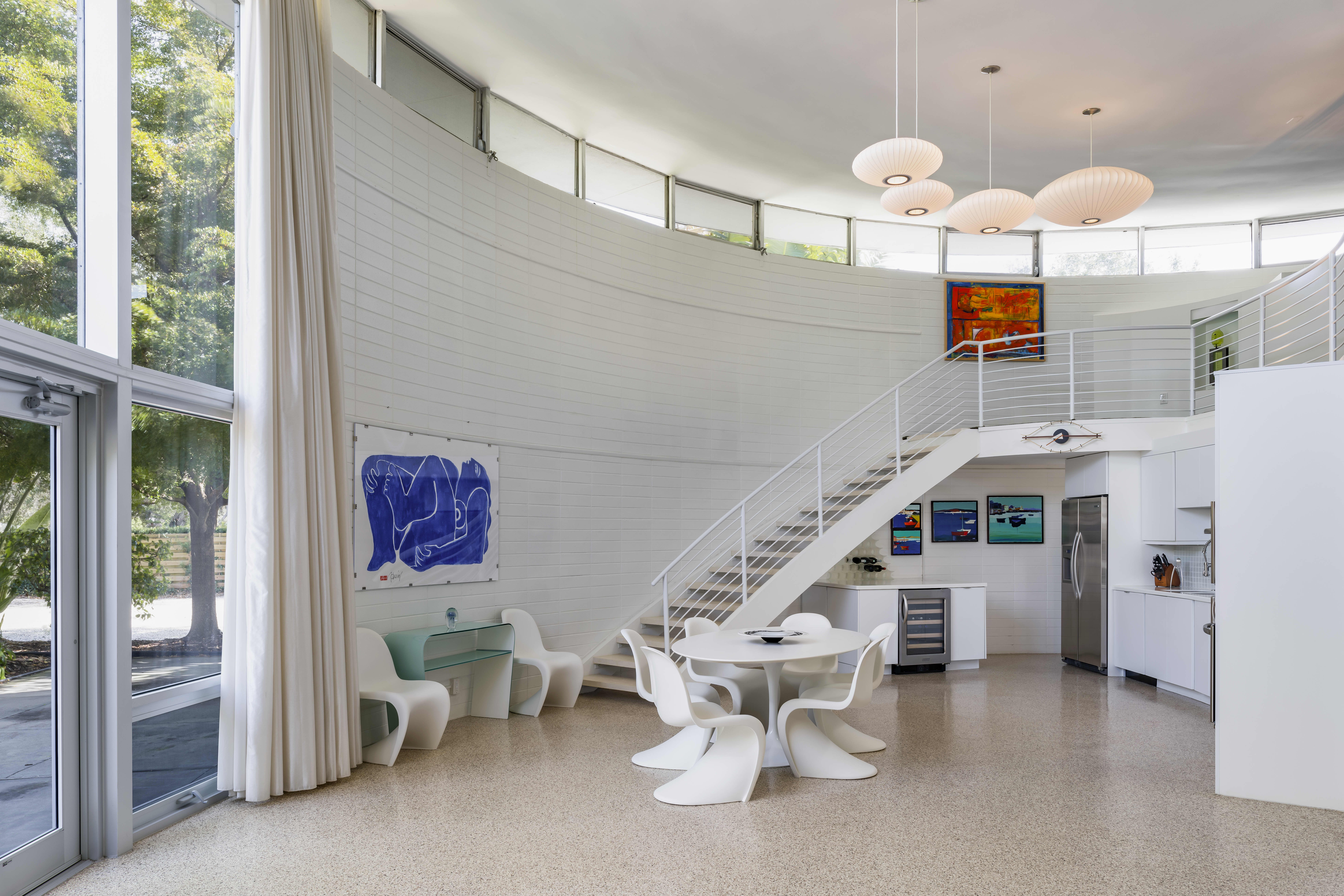 Sarasota, Florida's Roundhouse Is Now For Sale for 975,000 Apartment