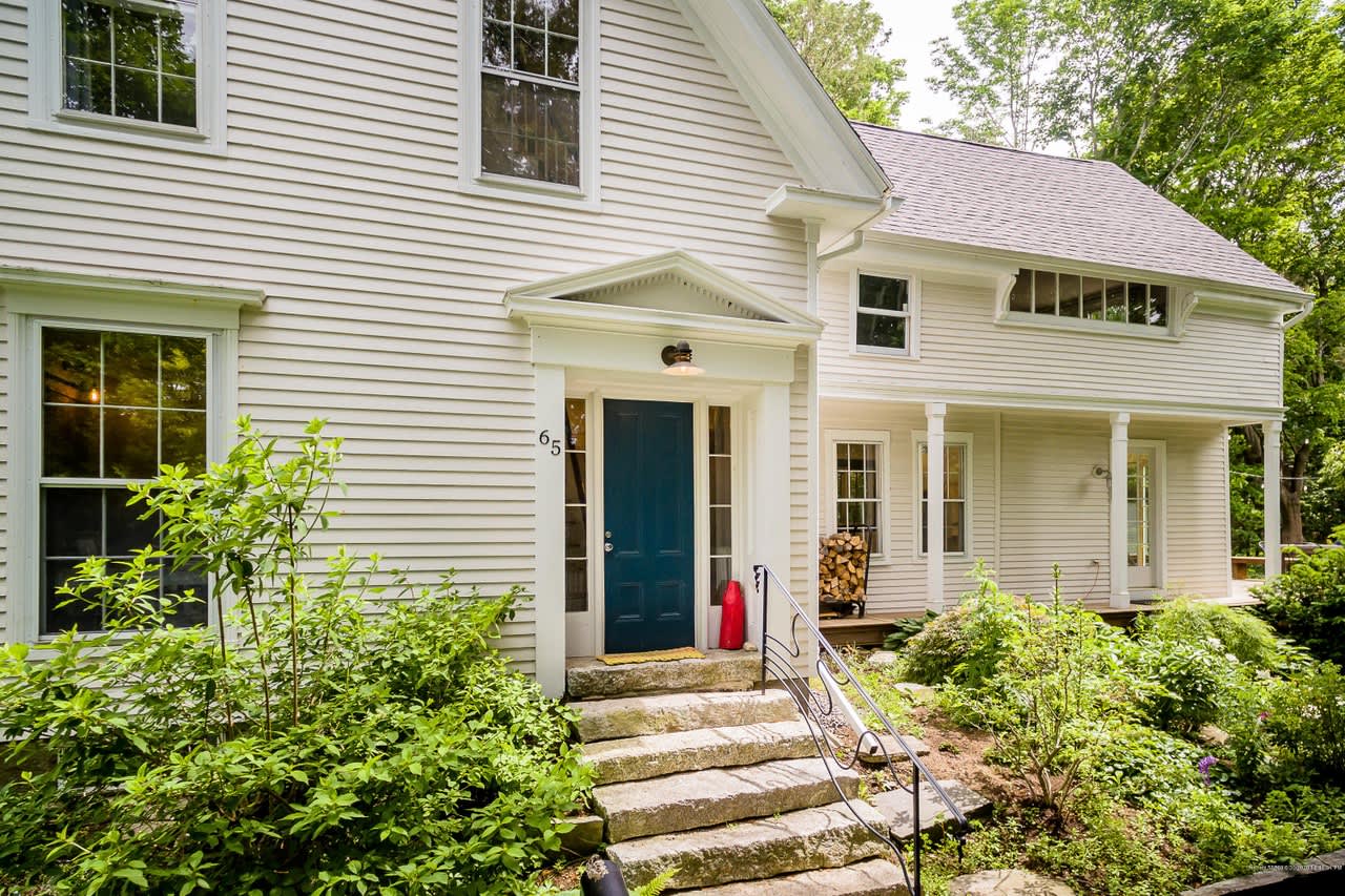 65 Chestnut St., Camden, Maine — Farmhouses for Sale Apartment Therapy