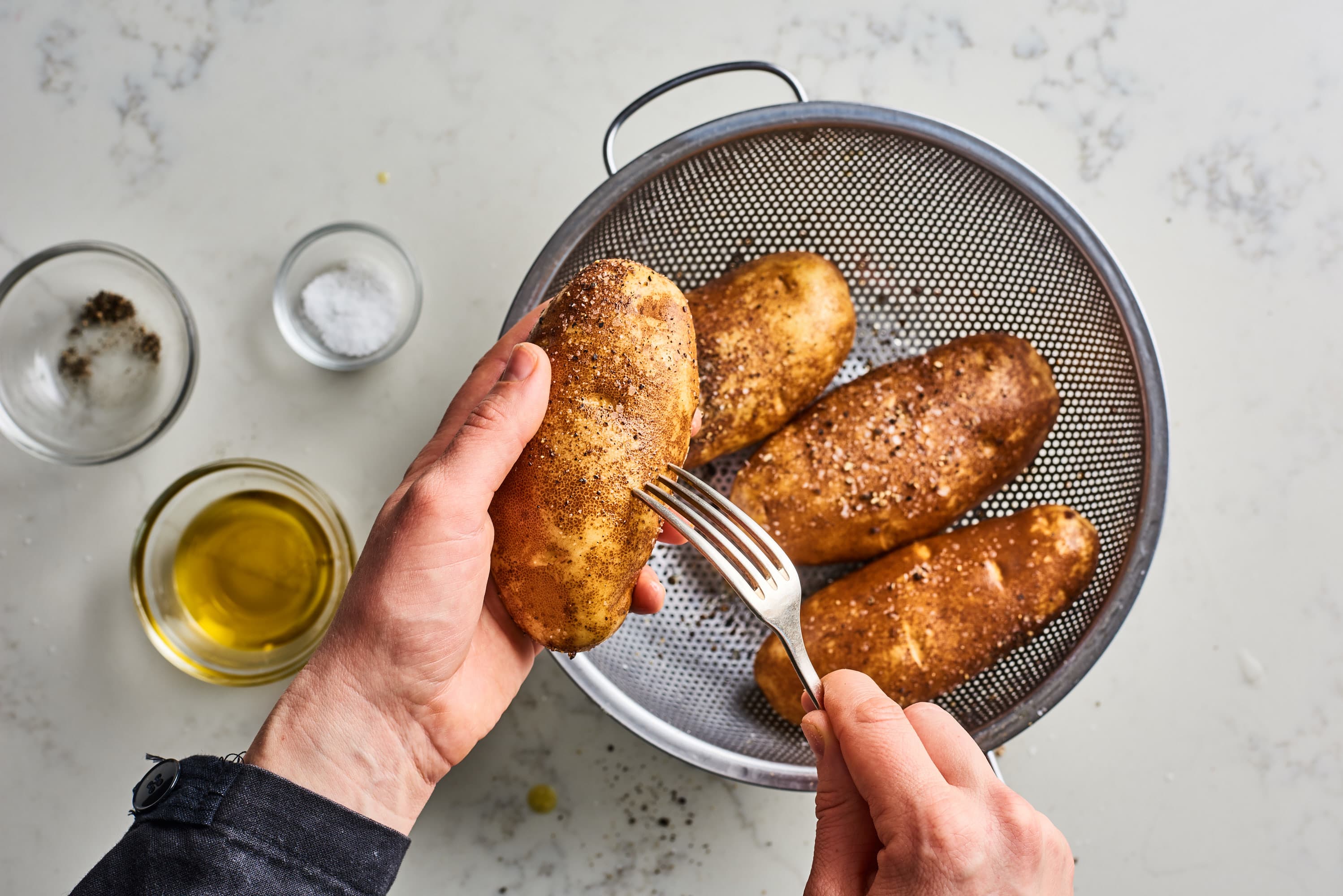 Bake Potatoes At 425 / Perfect Baked Potato Recipe Love And Lemons / Bake potatoes in 425 f preheated oven for 45 minutes.