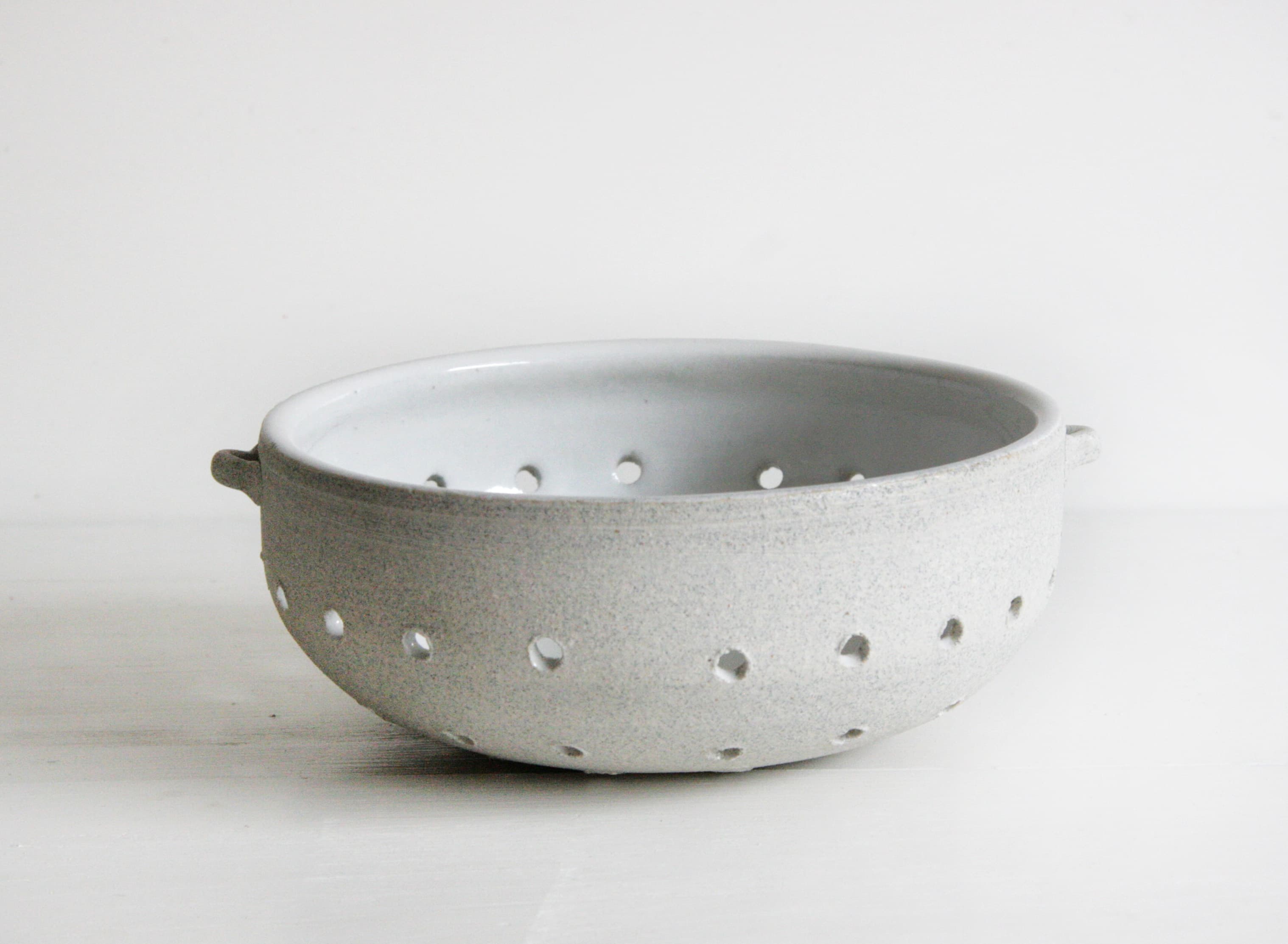 berry colander ceramic