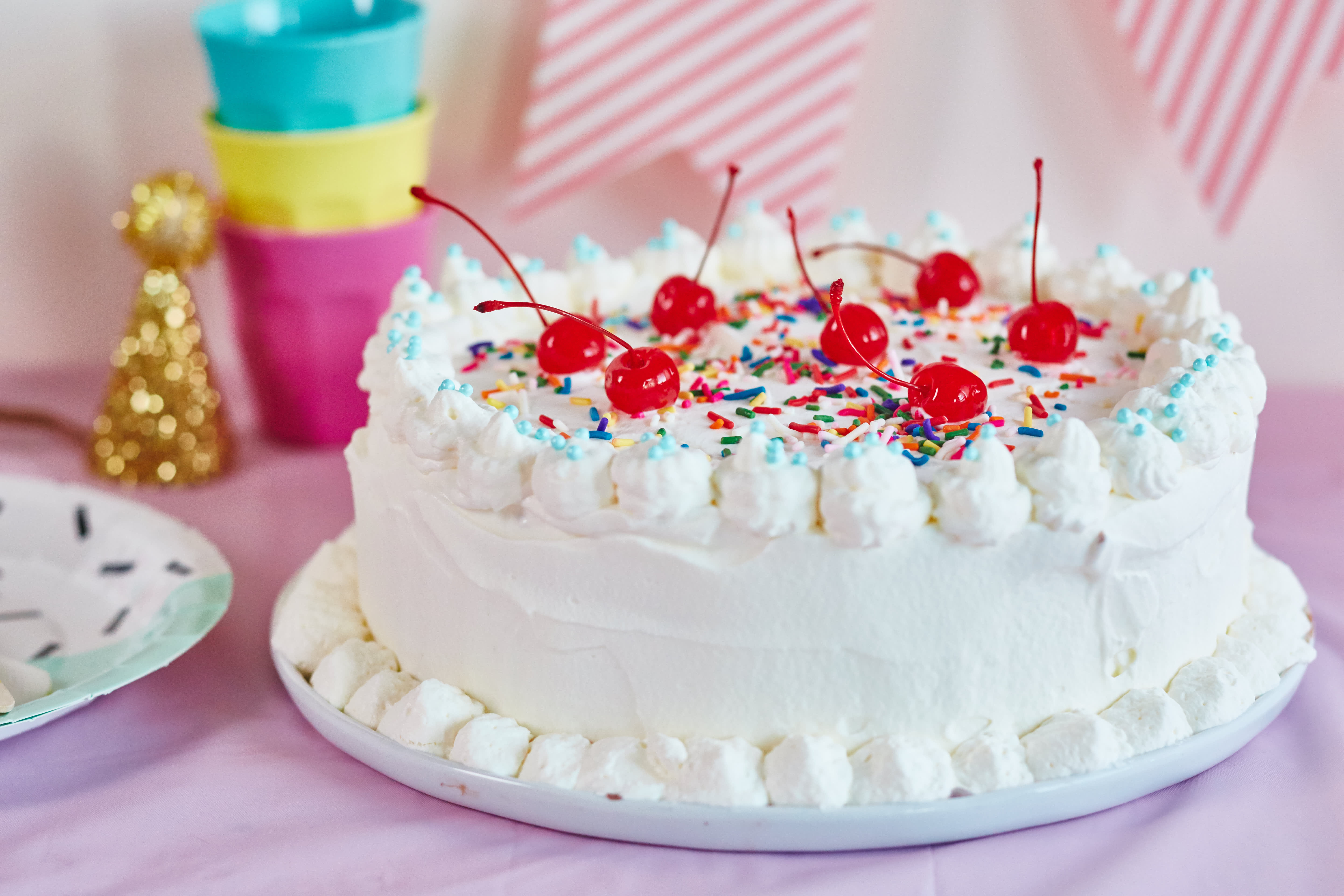 Featured image of post Steps to Prepare Birthday Whipped Cream Cakes