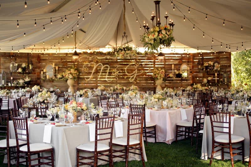 10 Beautiful Backyard Weddings That Will Make You Consider ...