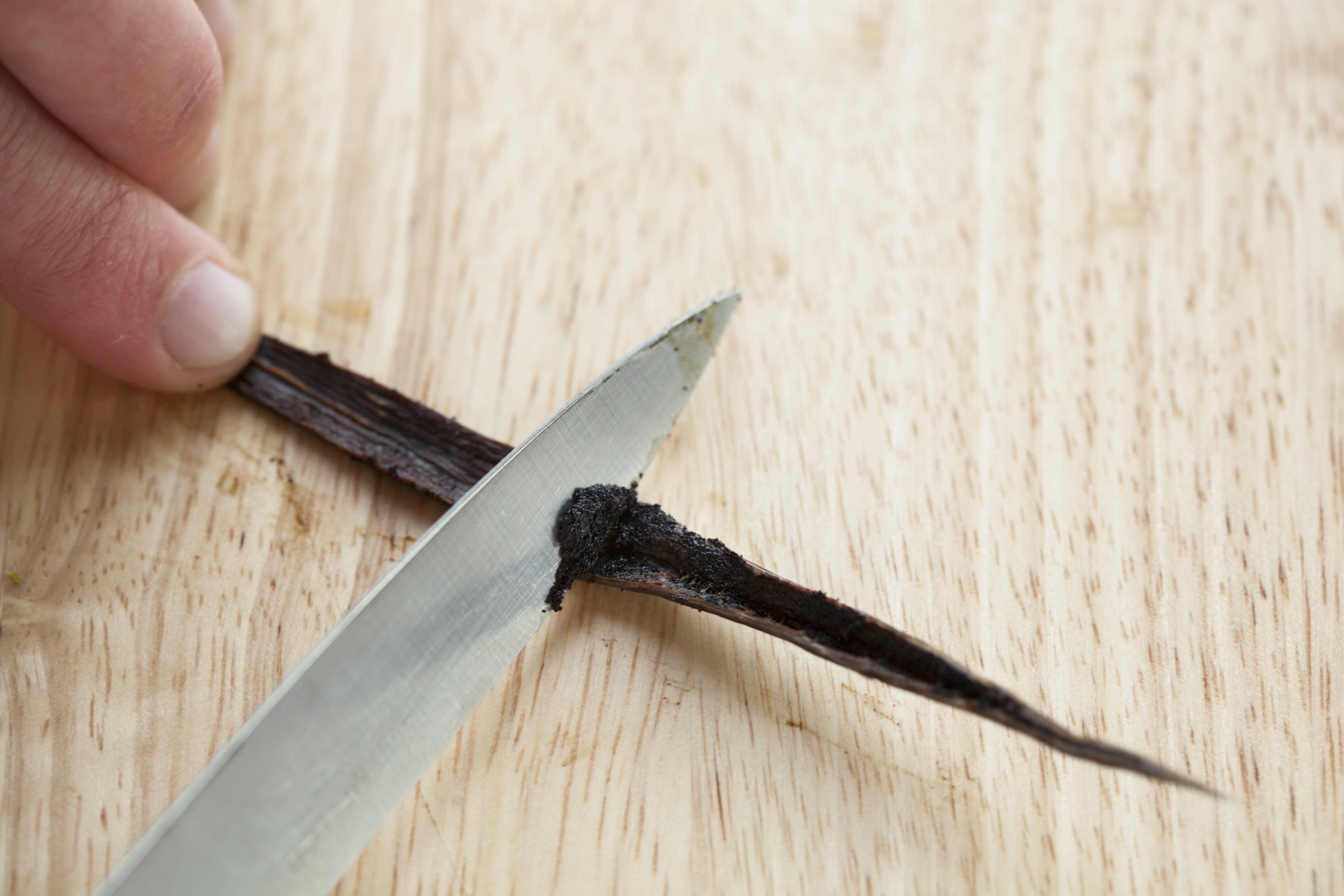 How To Scrape The Seeds From A Vanilla Bean Kitchn