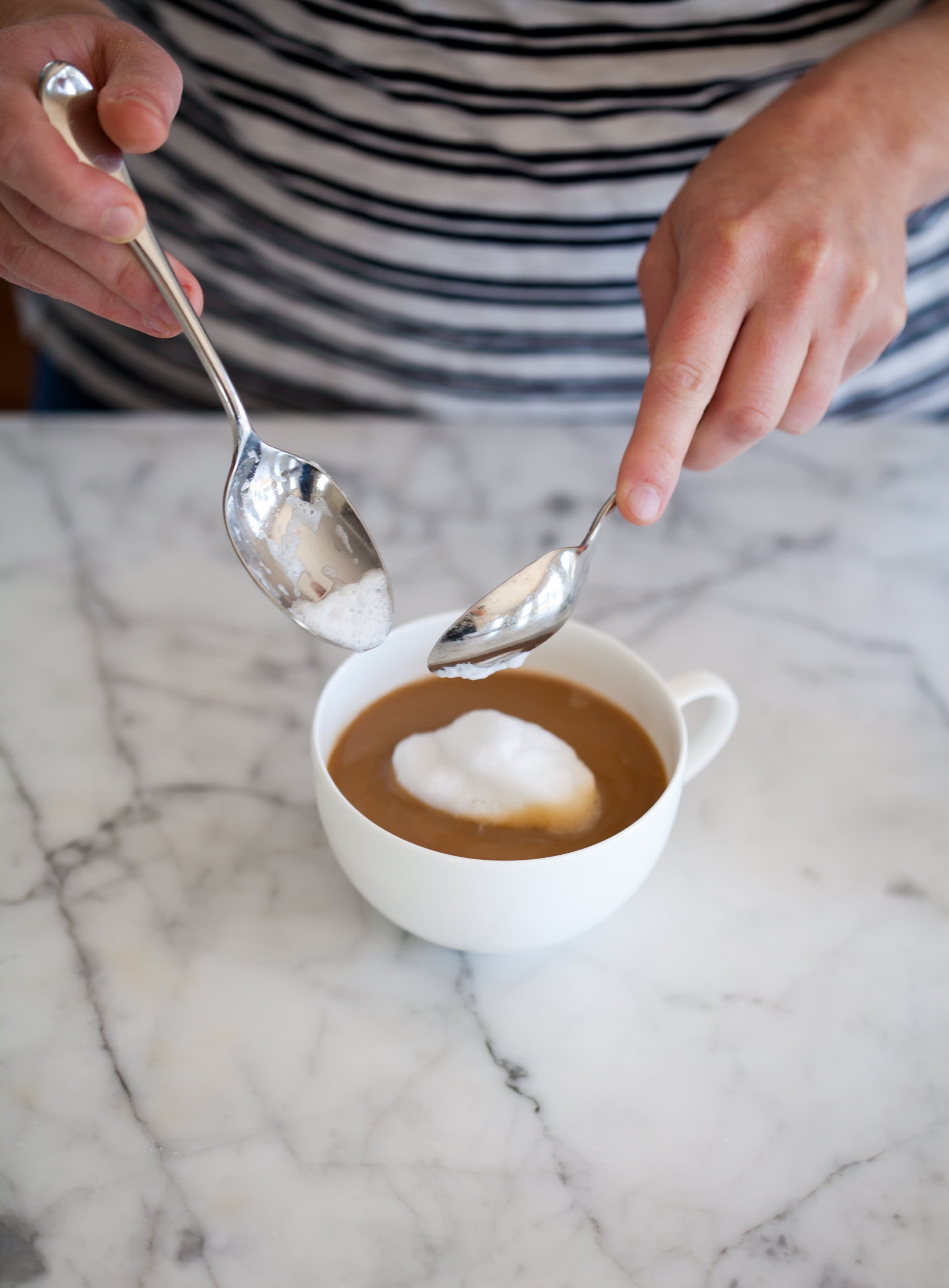 How To Make a Latte at Home Without an Espresso Machine ...