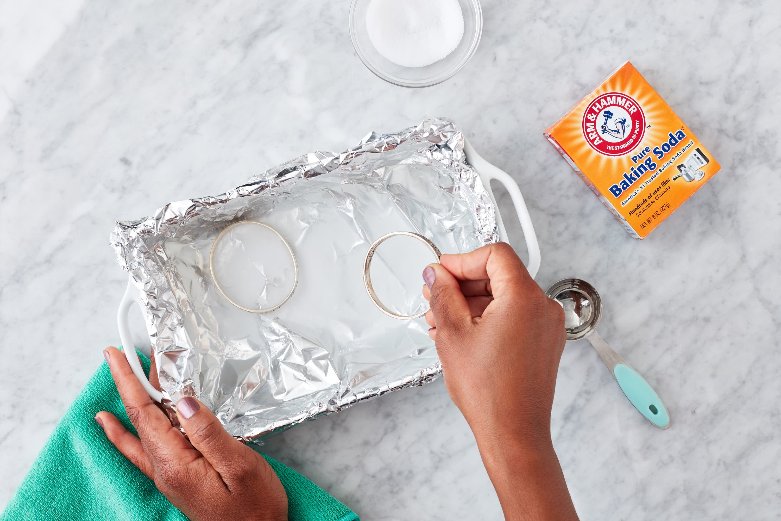 how to clean costume jewelry baking soda