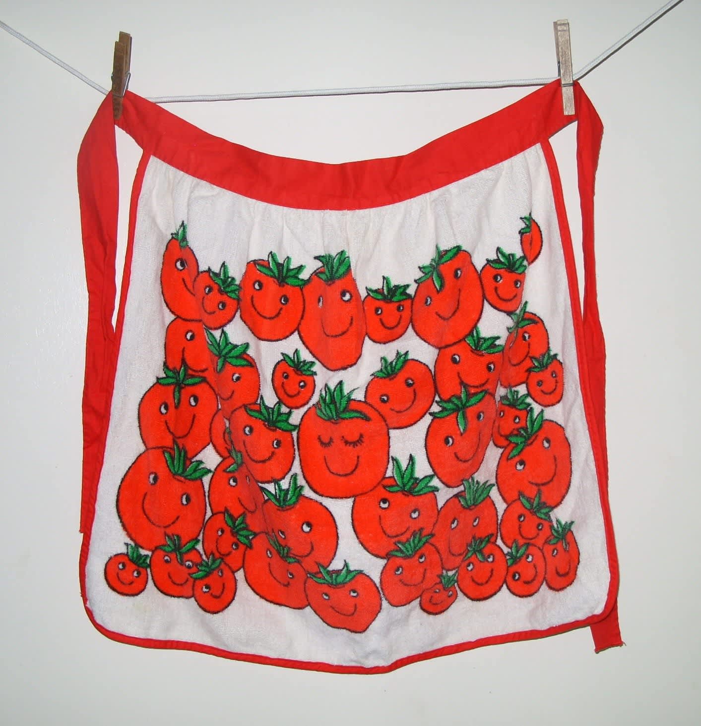 13 Vintage TomatoThemed Kitchen Goods Kitchn