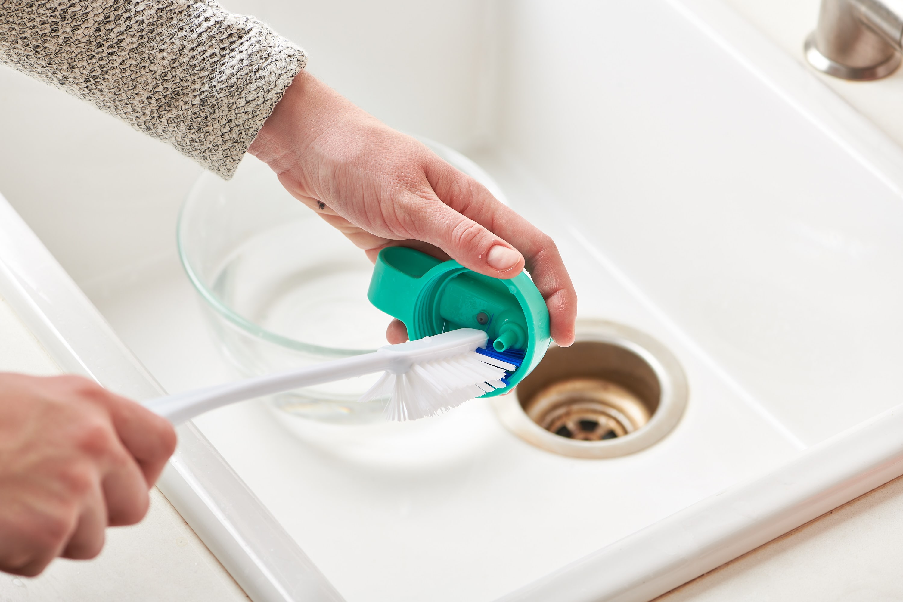 How To Clean A Reusable Water Bottle Kitchn