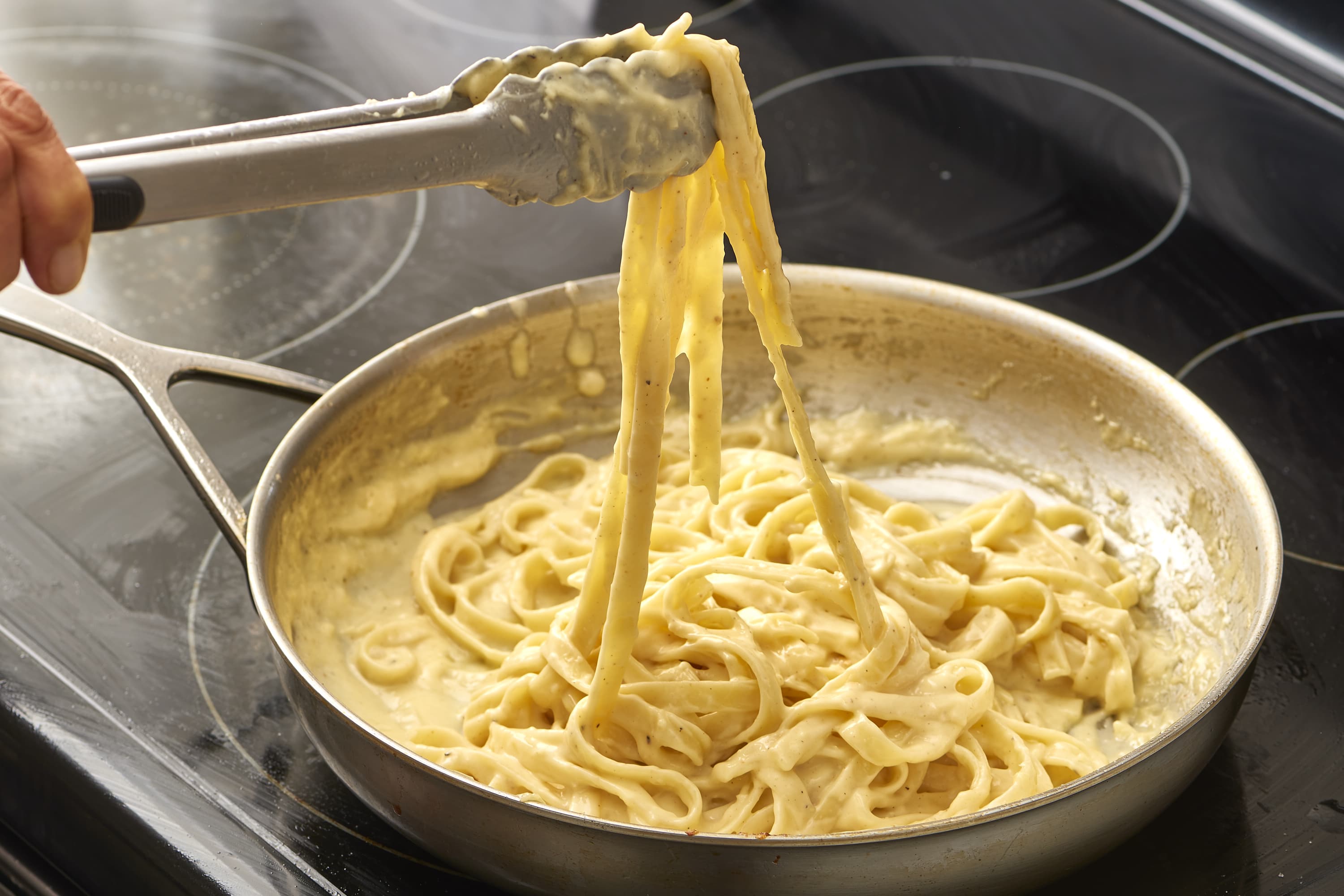 How To Make Classic Chicken Alfredo Pasta The Easiest, Simplest Method
