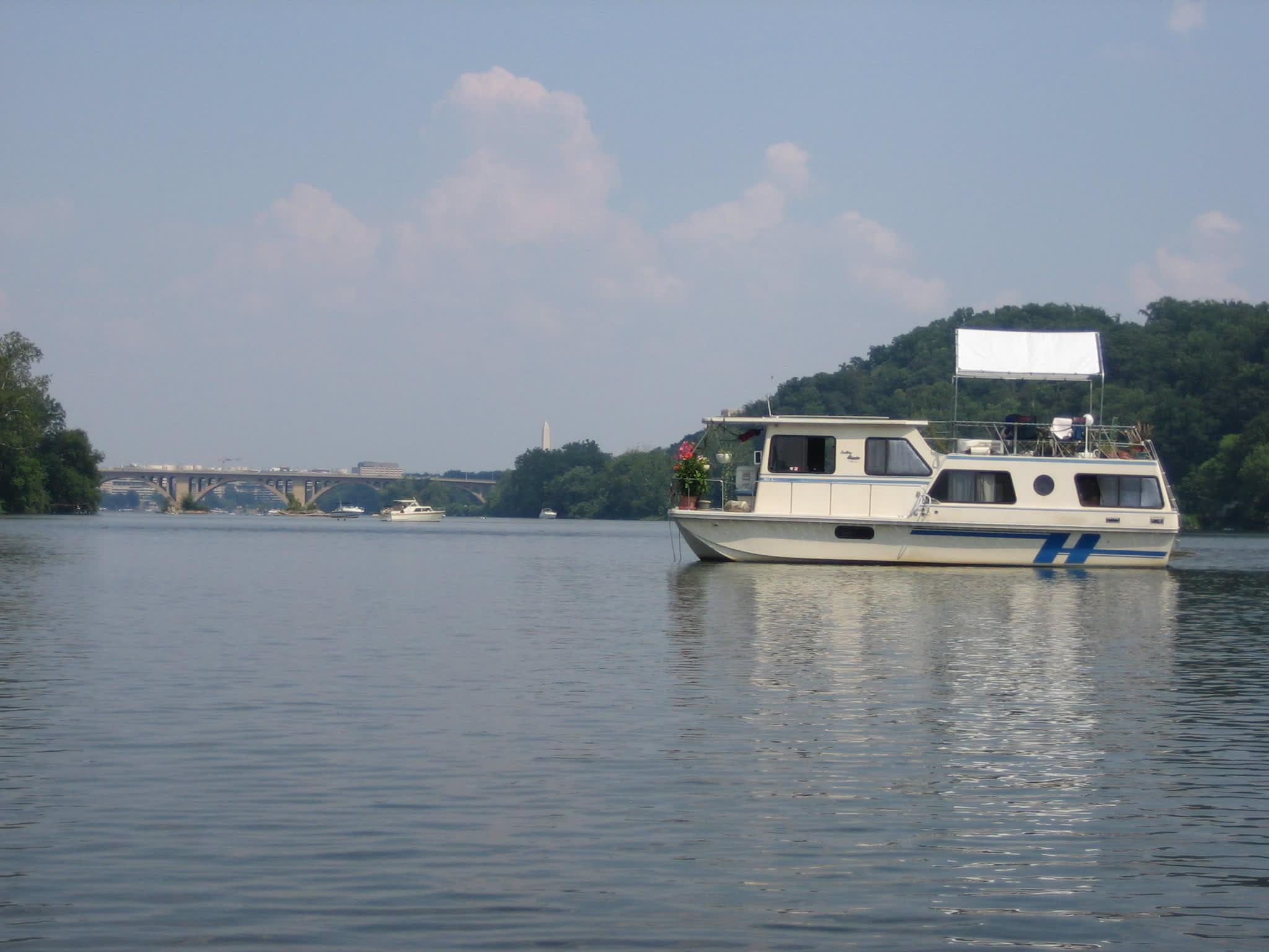 Travis and Jess’ Potomac Houseboat Kitchen Kitchn