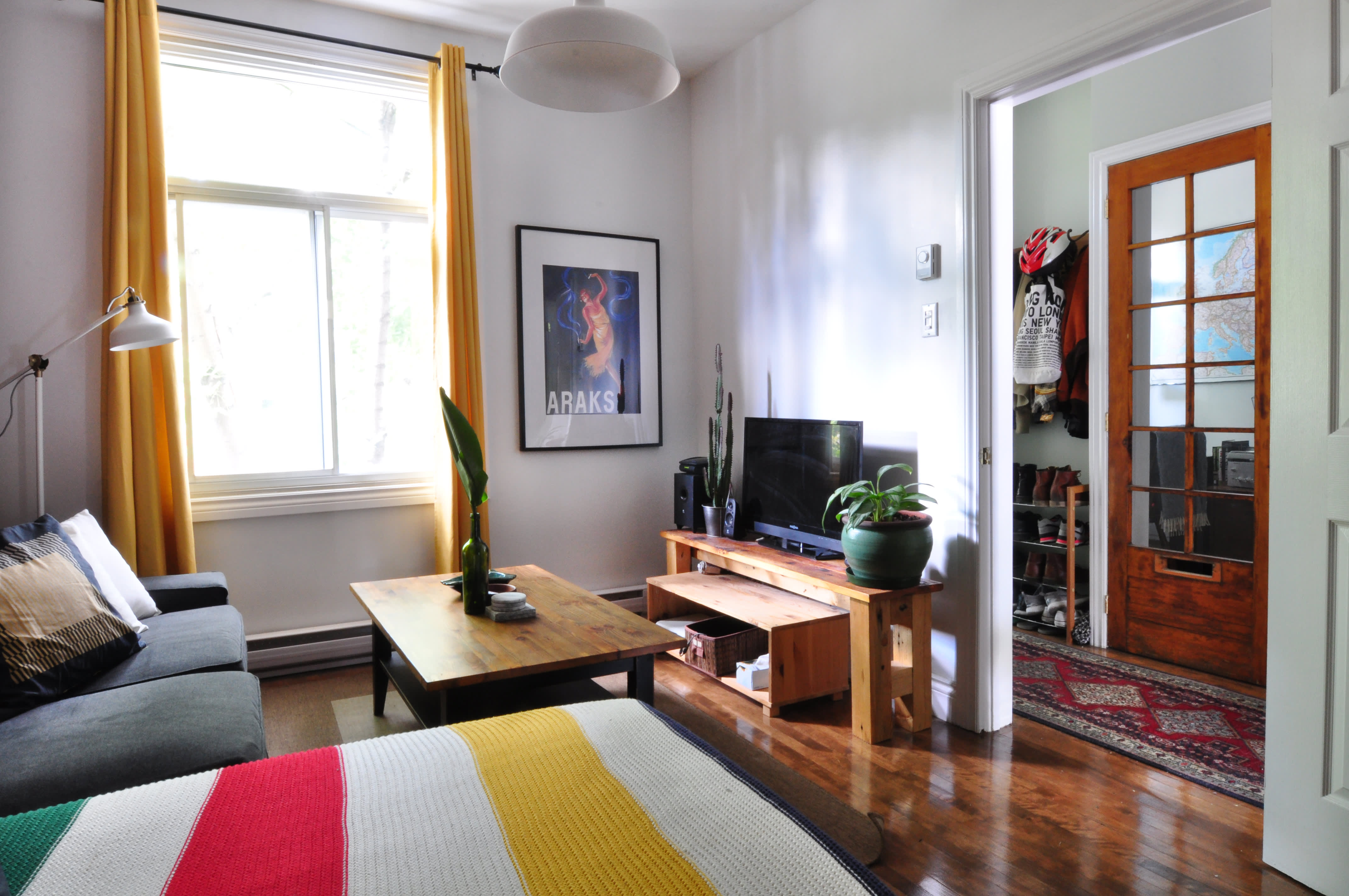 Simple Apartment Therapy Montreal for Large Space