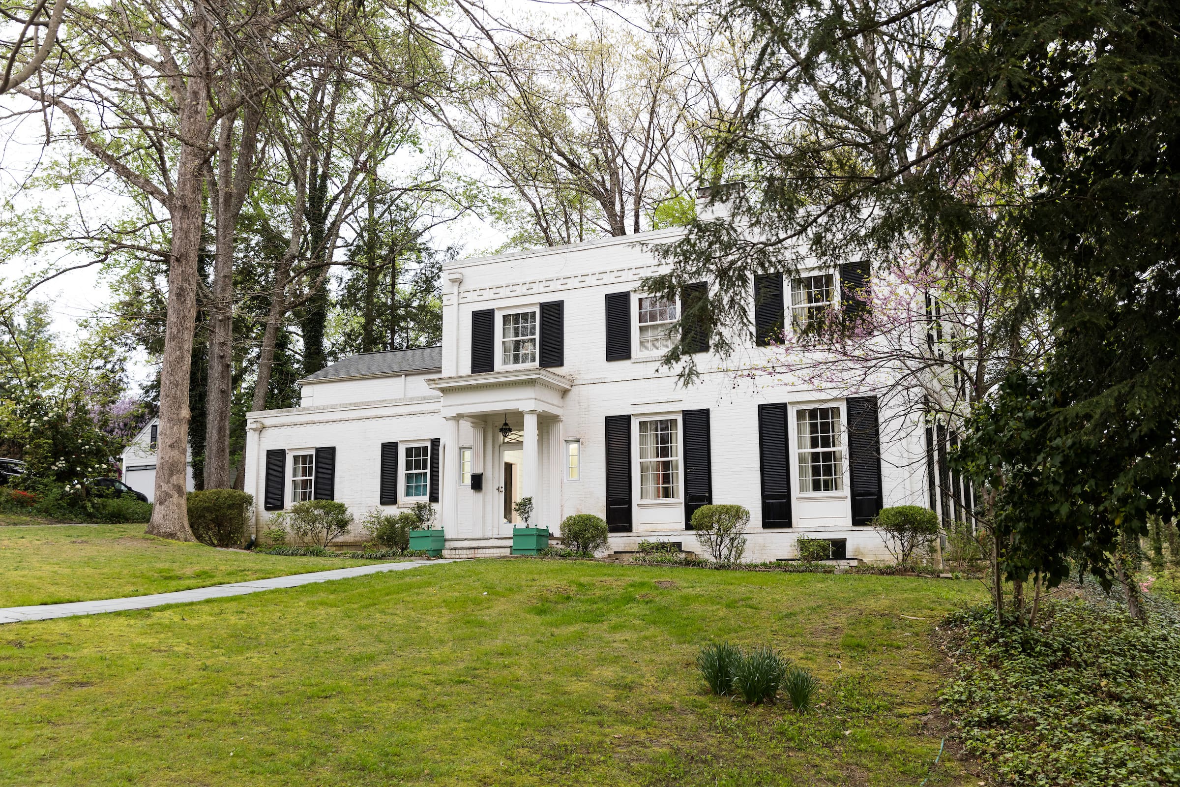 House Tour Madcap Cottage Designers High Point Home Apartment Therapy Performed by the ensemble 'house of bedlam' and poet matthew welton (recorded at a cutting edge concert in the warehouse, london). house tour madcap cottage designers