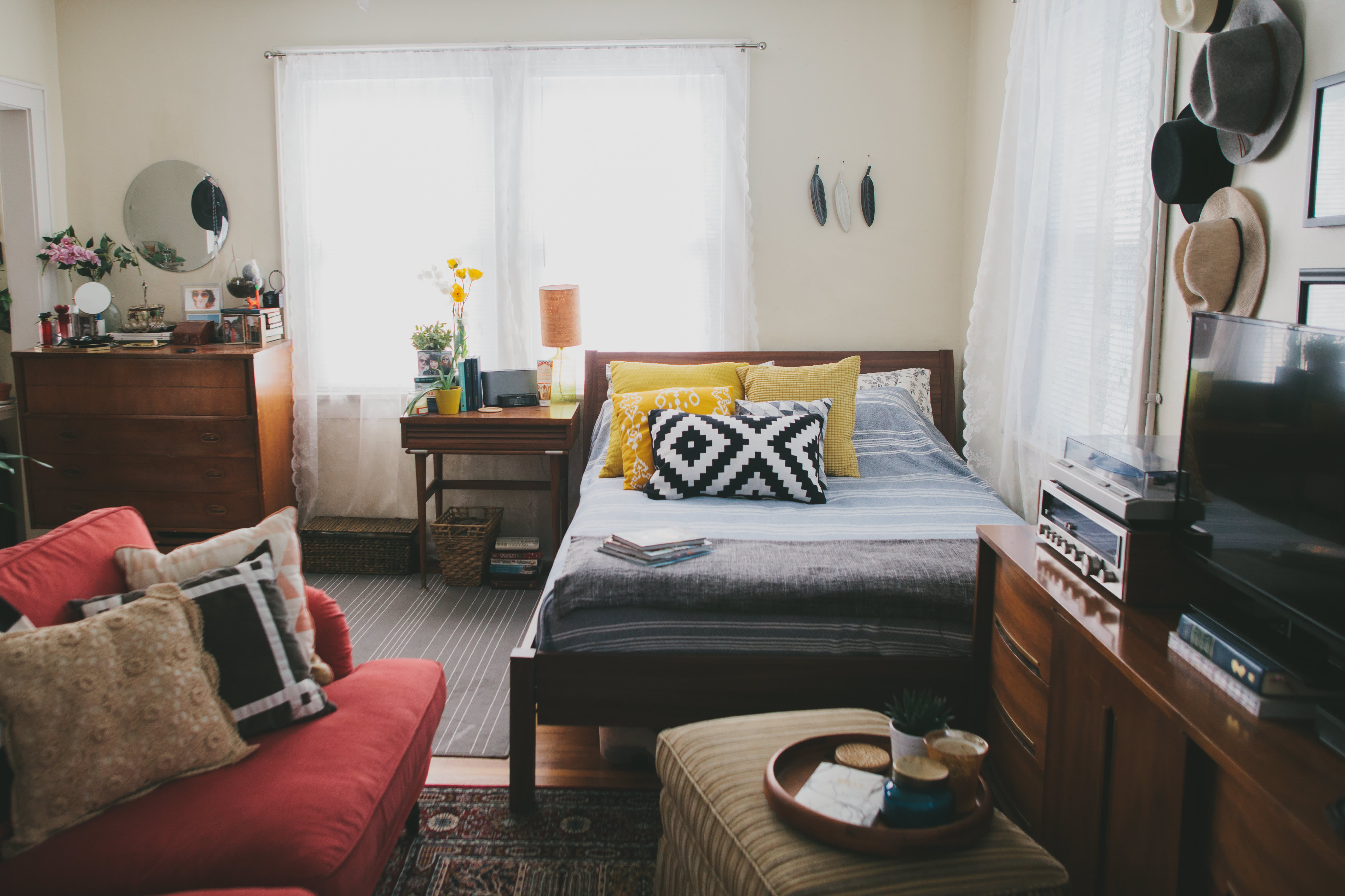 House Tour: A Tiny "Bohemian Vintage" Style Studio Apartment ...