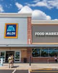 Cape Coral, FL, USA 3/11/20 :  Aldi in Cape Coral’s Coralwood Shopping Center during the day, Aldi a global family-owned discount supermarket chain based out of Essen, Germany