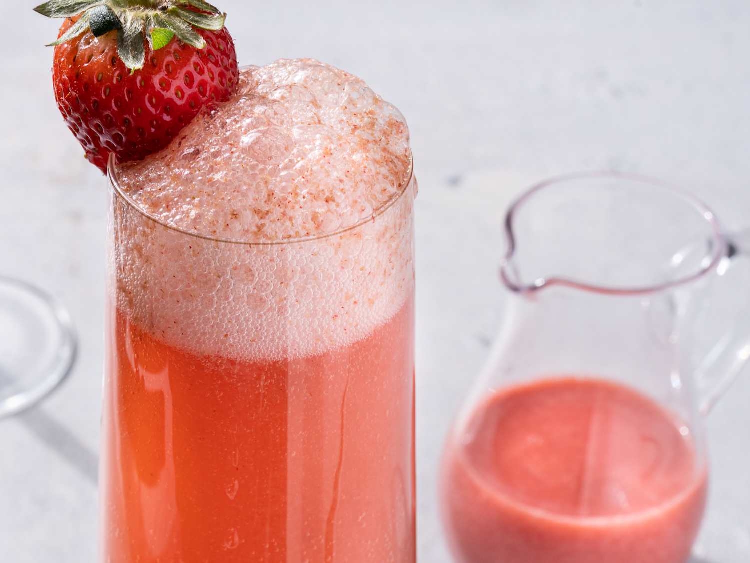 https://cdn.apartmenttherapy.info/image/upload/f_jpg%2Cq_auto%3Aeco%2Cc_fill%2Cg_auto%2Cw_1500%2Car_4%3A3/k%2FEdit%2F2023-05-strawberry-mimosa-recipe%2Fstrawberry-mimosa-recipe-3