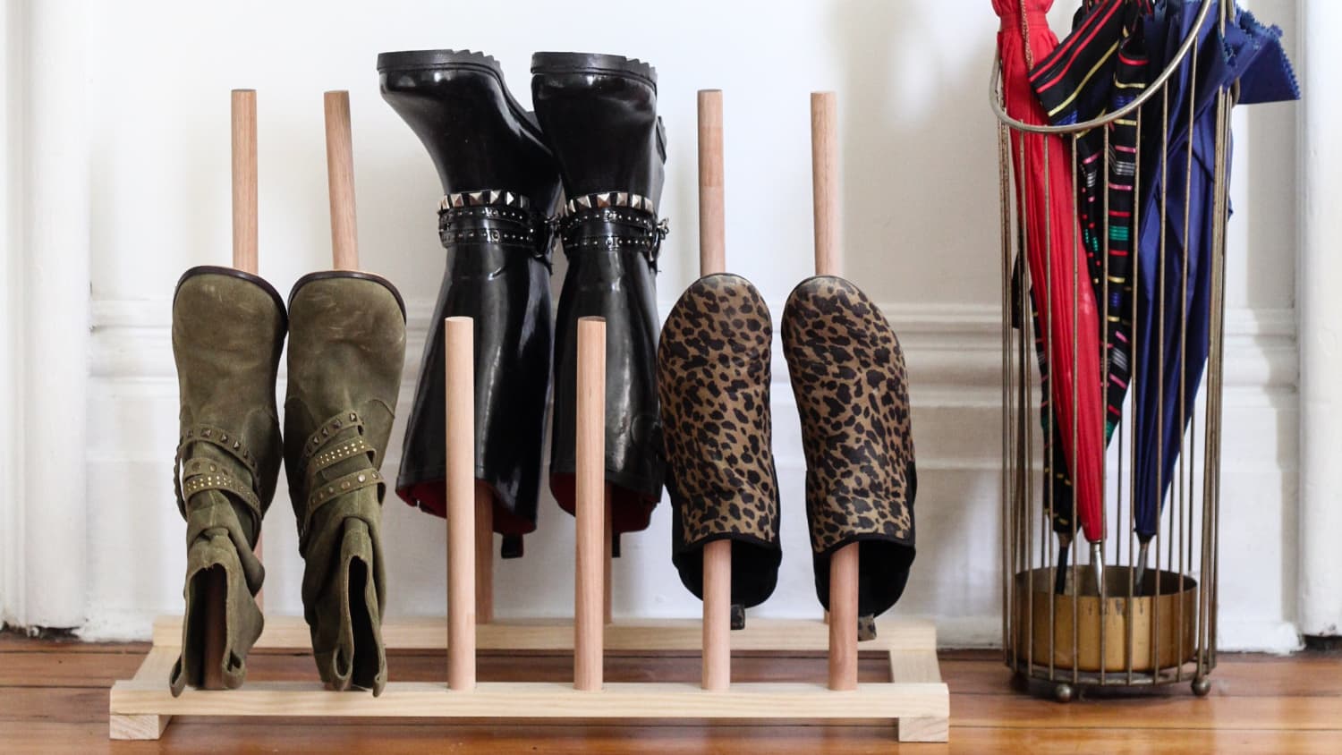 Condo Blues: How to Make an Easy DIY Floor To Ceiling Shoe Rack