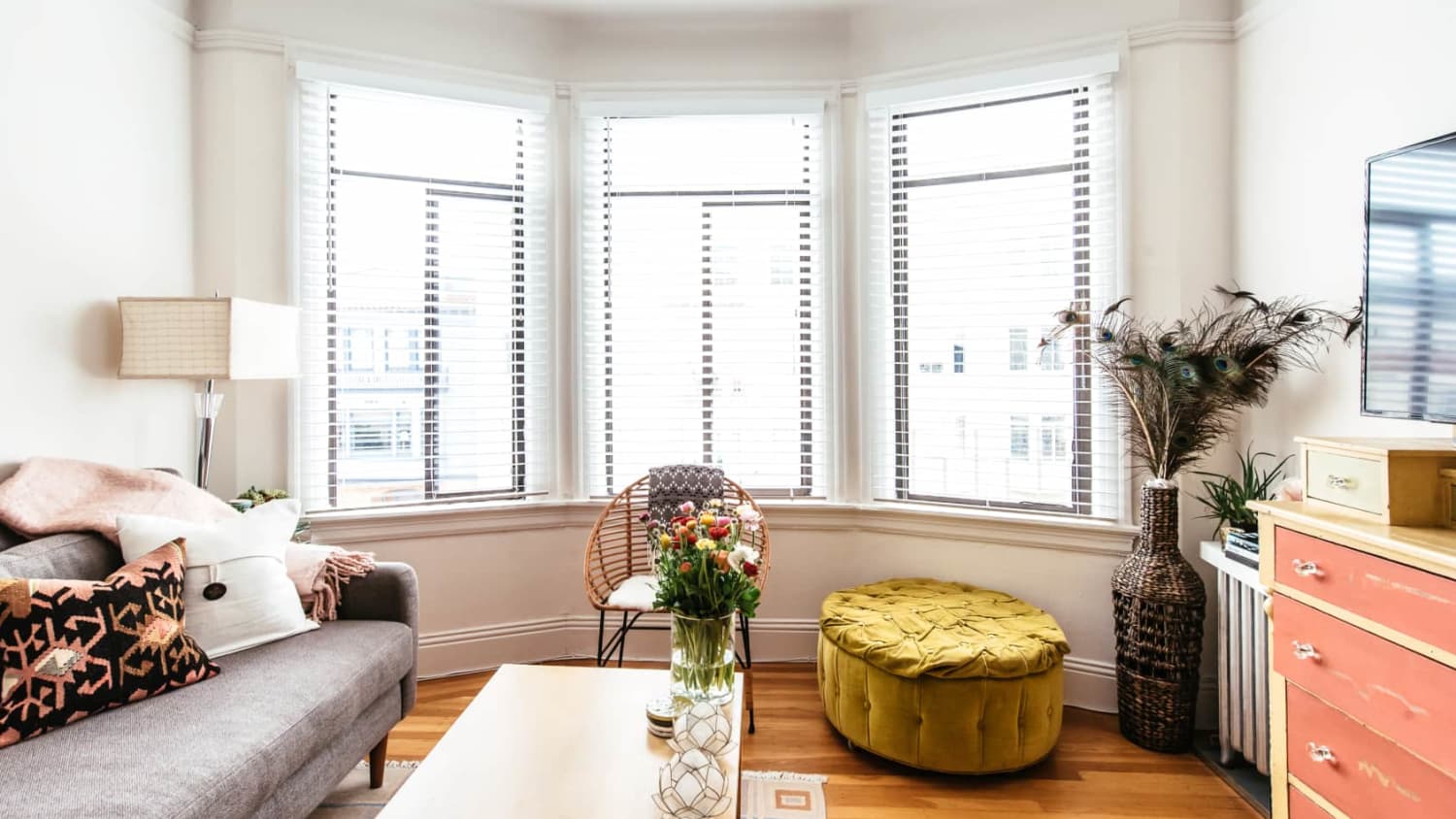 10 Ways to Fake Natural Light - How to Lighten a Dark Room ...