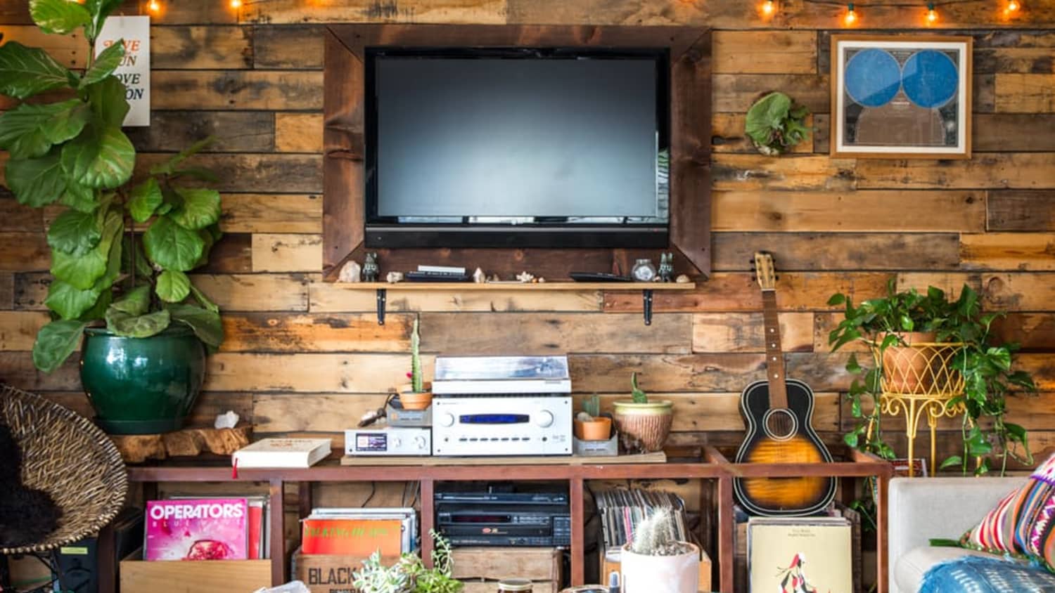 How To Turn Your City Apartment Into A Cozy Ski Chalet In 7 Easy