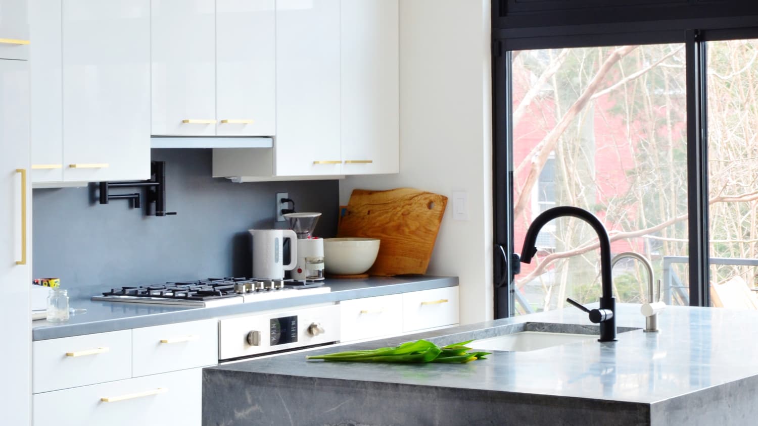 IKEA Kitchen Cabinets: Pro Design Tips for Custom Look ...