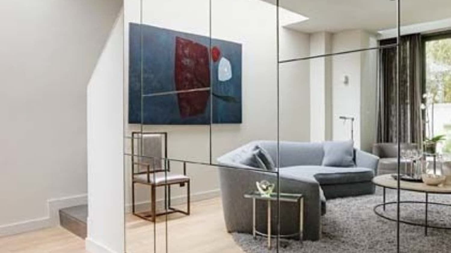 Making Mirrored Walls Modern: Seven Ideas to Steal
