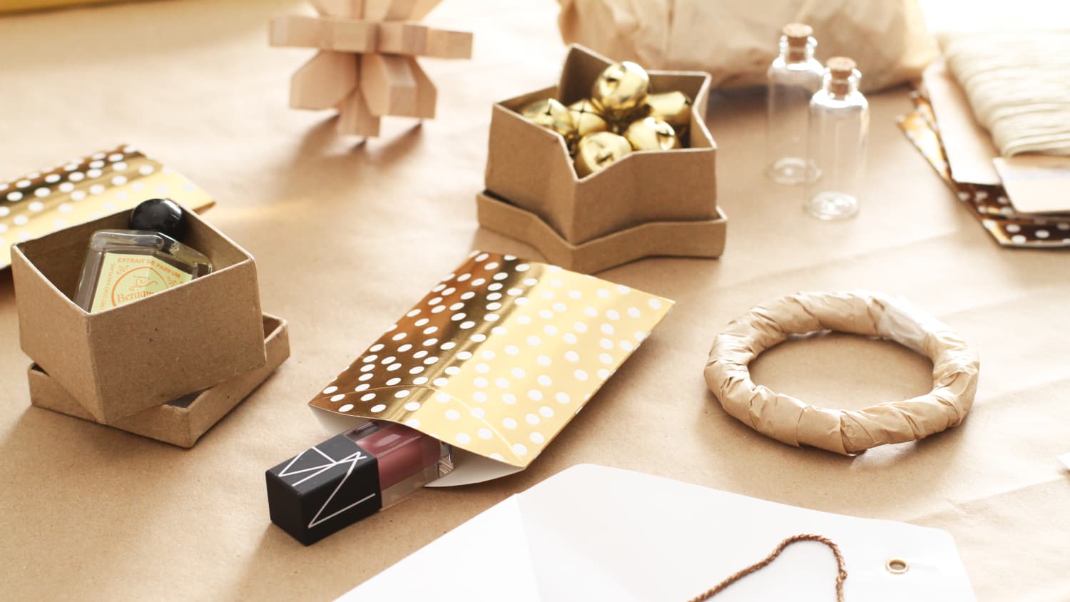 What to Put in an Advent Calendar: The Ultimate 2023 Gift List