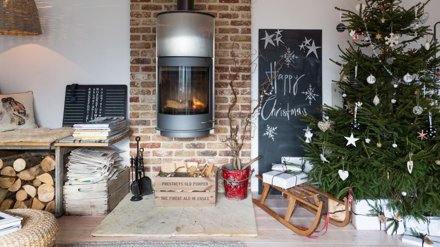 How To Decorate A Small Apartment Or Home For Christmas Apartment Therapy