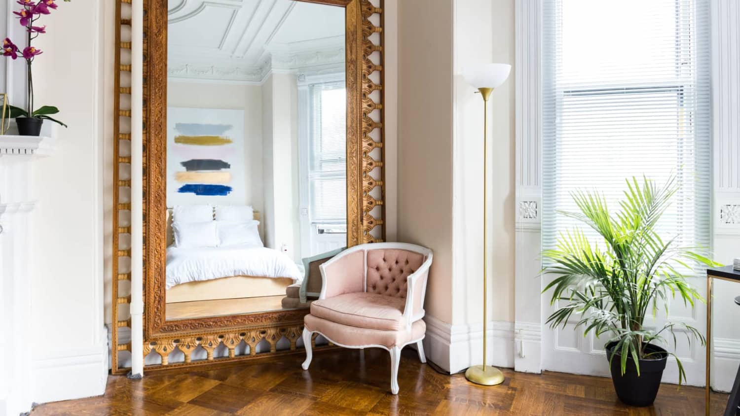 How to Use Mirrors to Make a Room Look Bigger and Brighter
