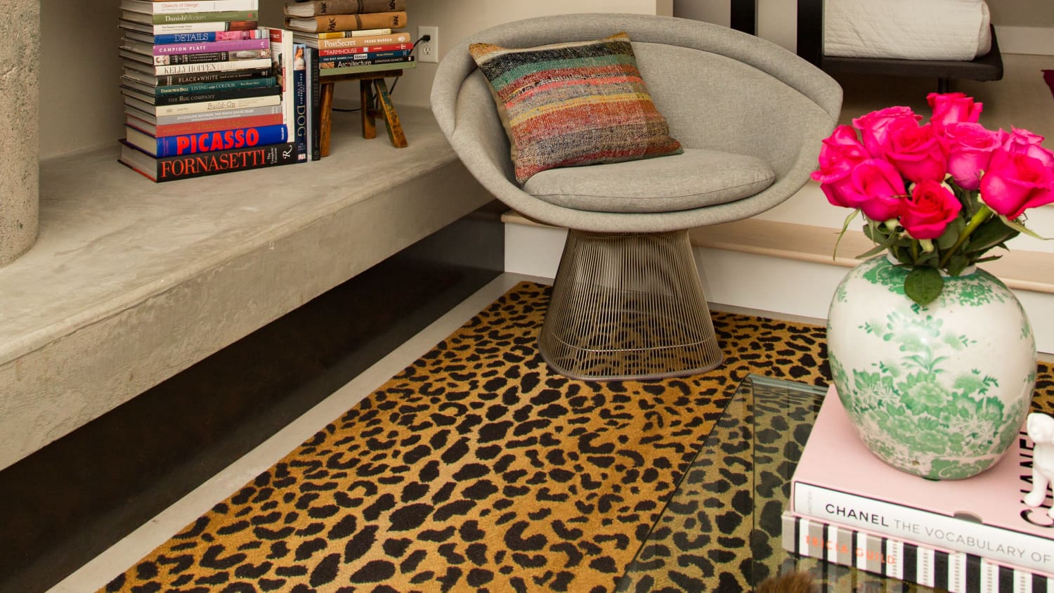 A Super Easy Trick For Hiding Tv Cords Apartment Therapy