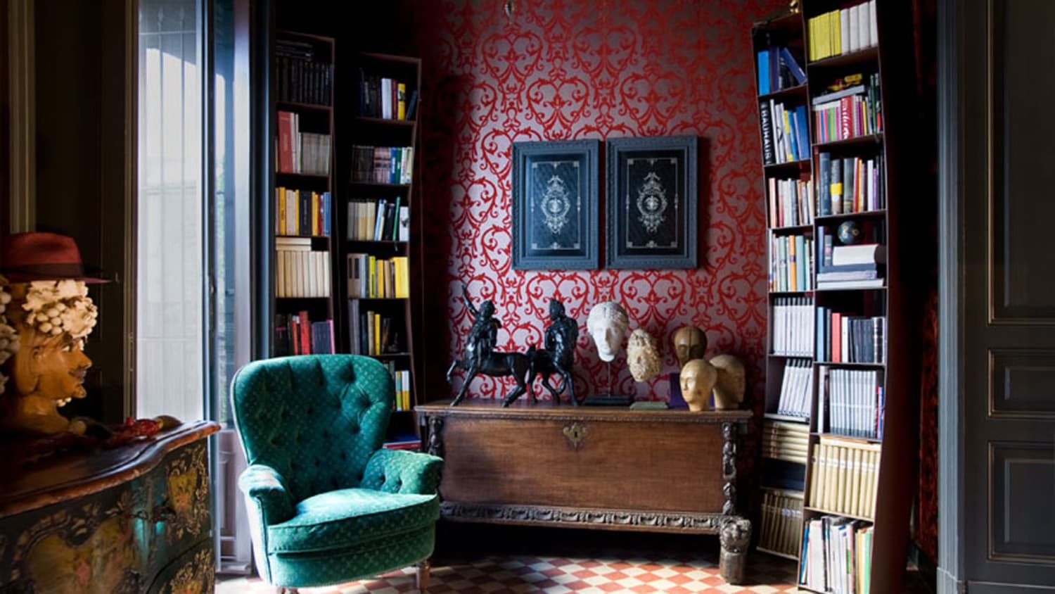Gallery Of Living Rooms With Beautiful Dark Wall Colors