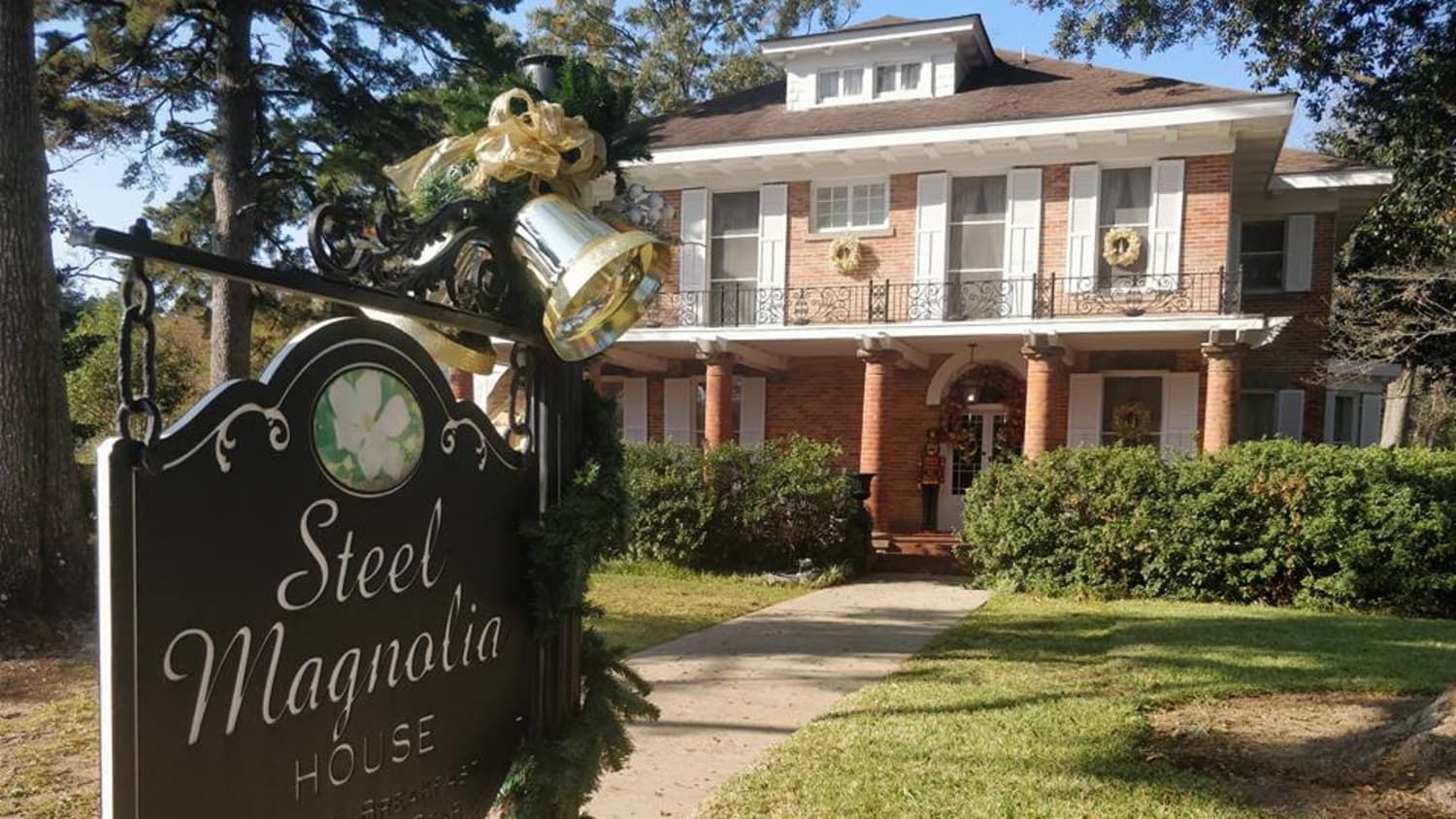 The Steel Magnolias House is a Bed and Breakfast | Apartment Therapy, image size:1500x844