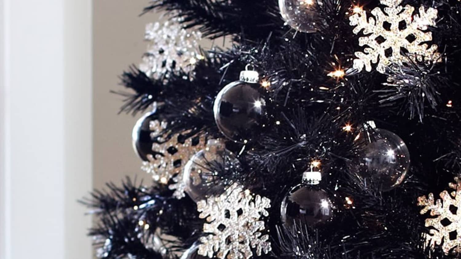 47 Best BLACK CHRISTMAS TREES ideas