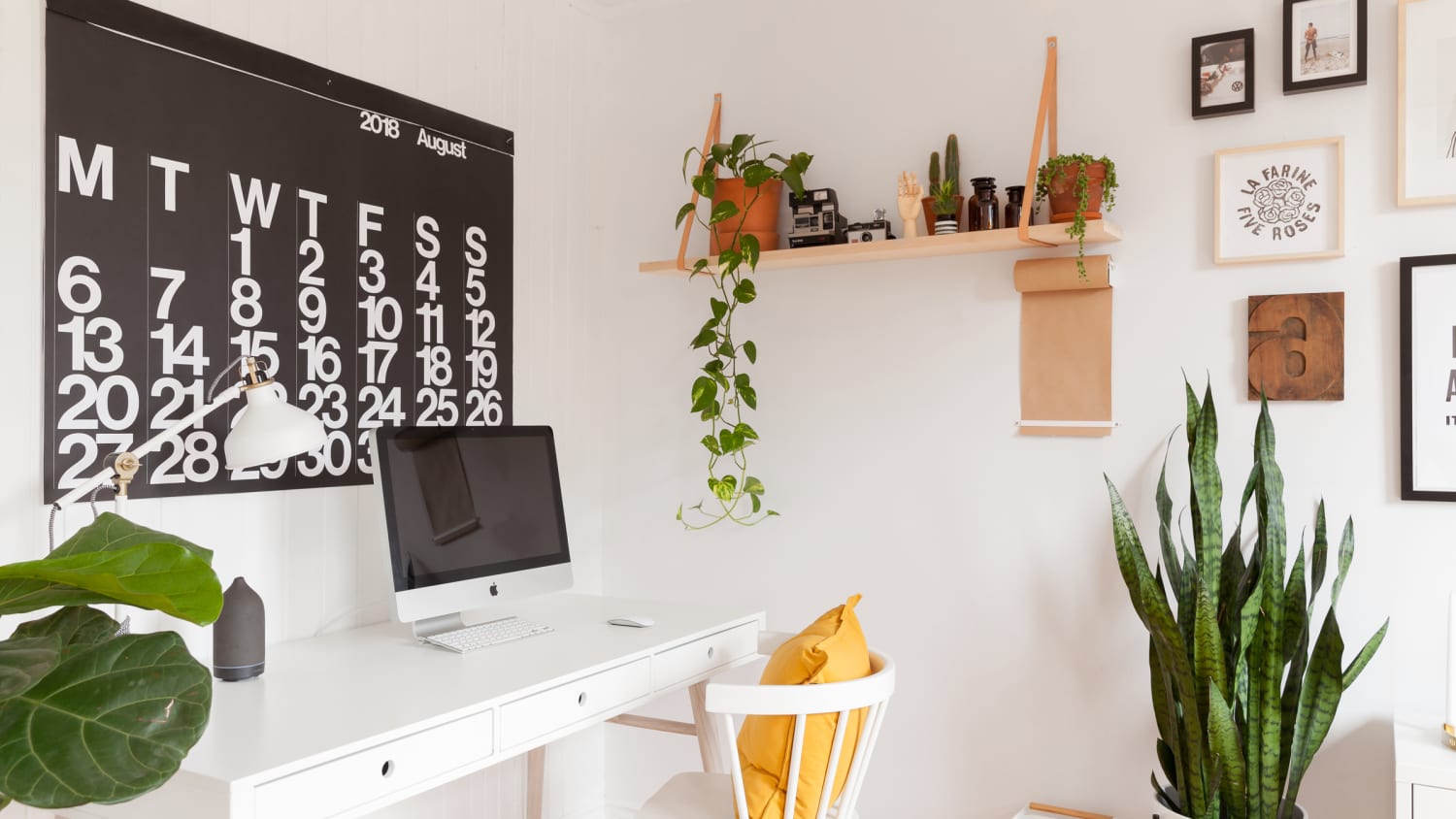 5 Easy Ways to Tidy Your Office Desk That Marie Kondo Would Approve Of |  Apartment Therapy